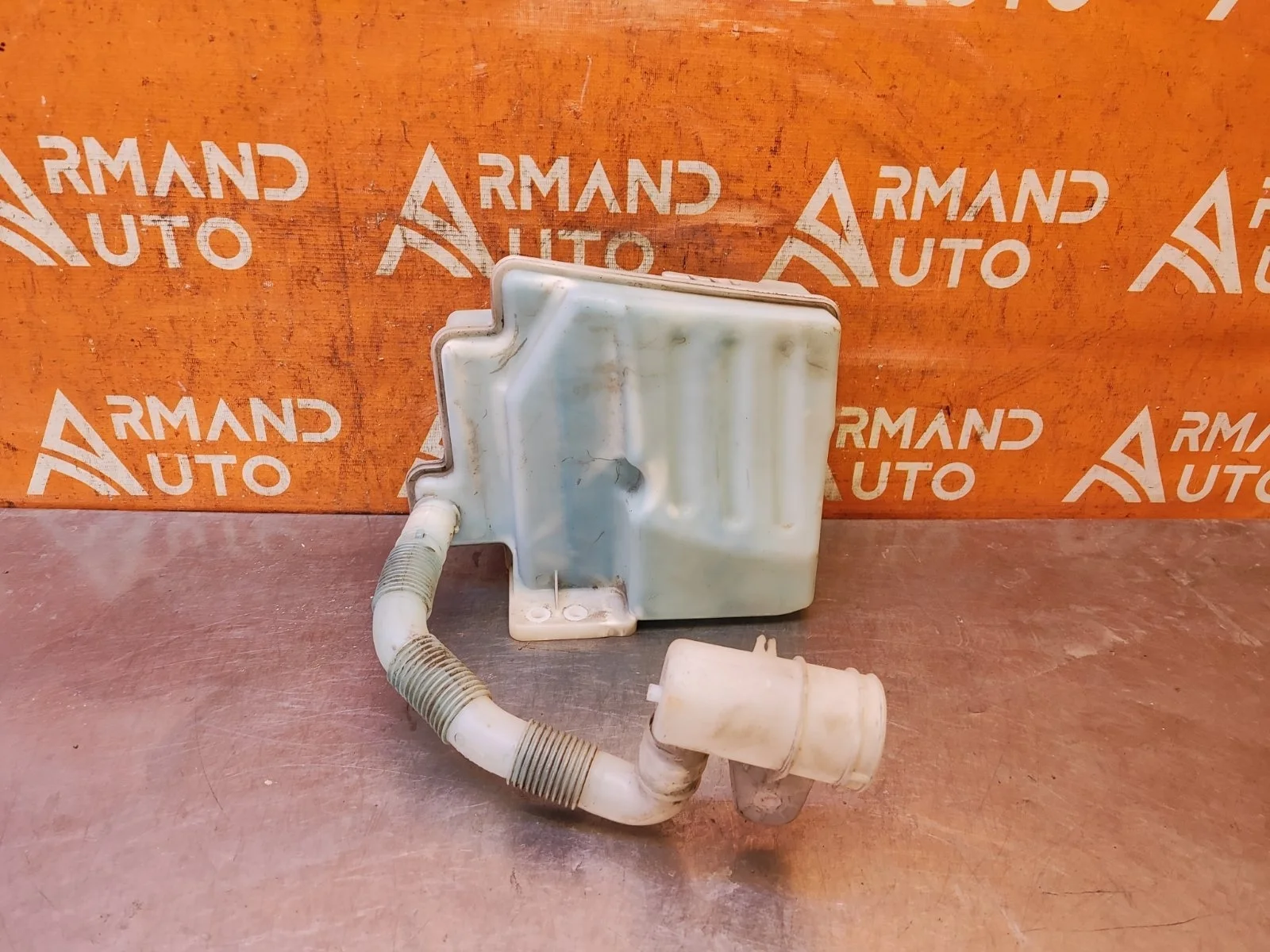 Бачок стеклоомывателя Skoda Octavia 2004-2013 A5 (1Z)