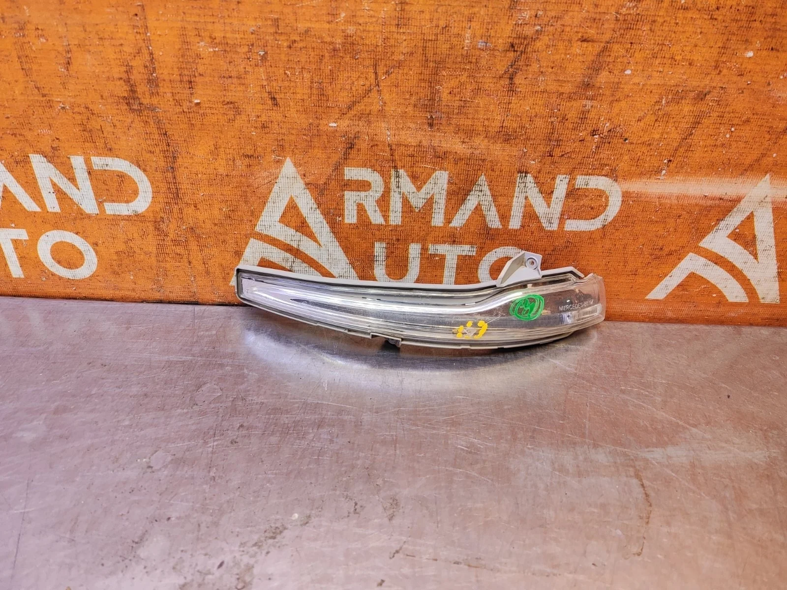 Повторитель поворота на зеркале Mercedes -Class 2014-2021 W205