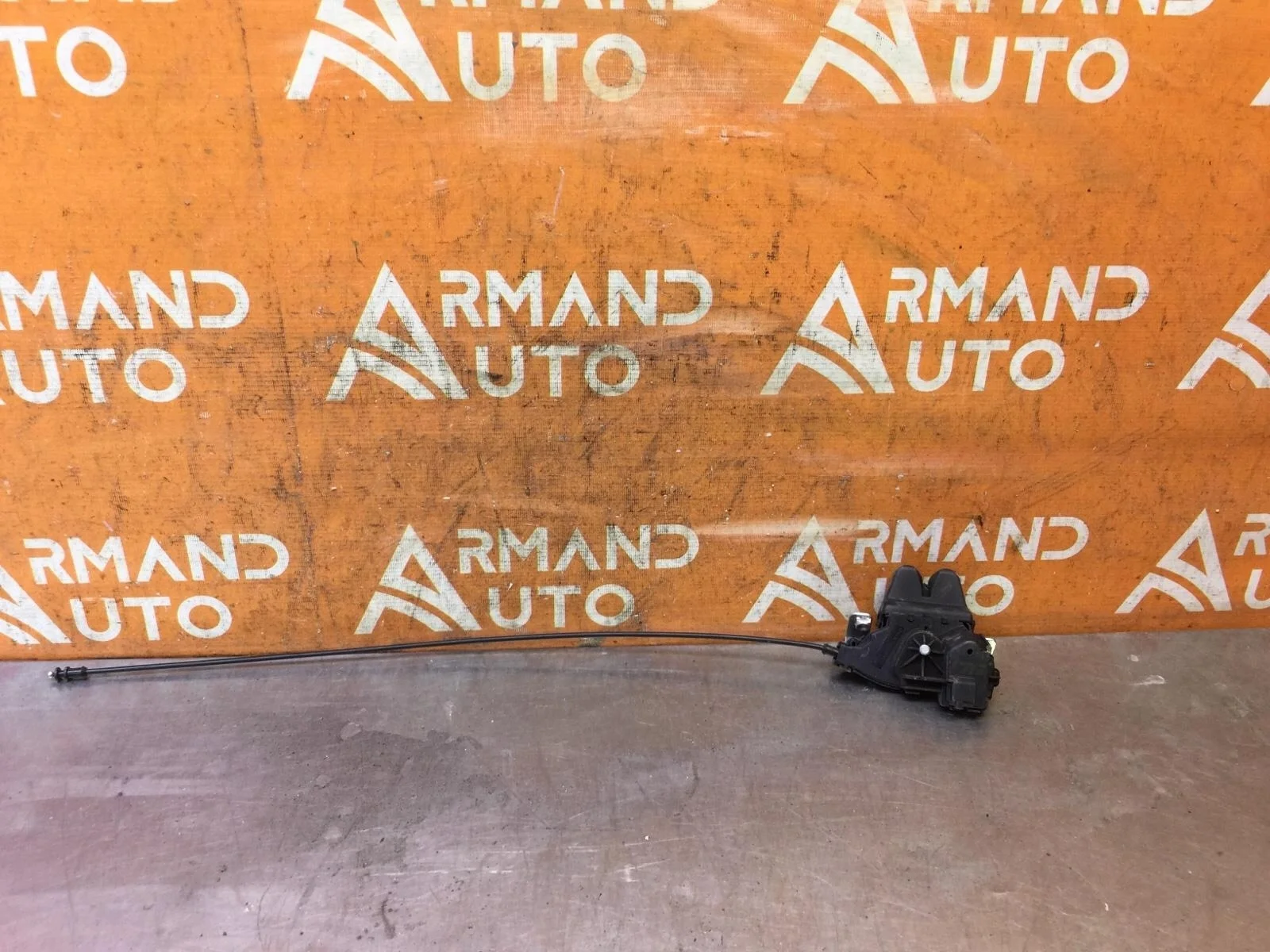 Замок крышки багажника Mercedes -Class 2006-2015 W204