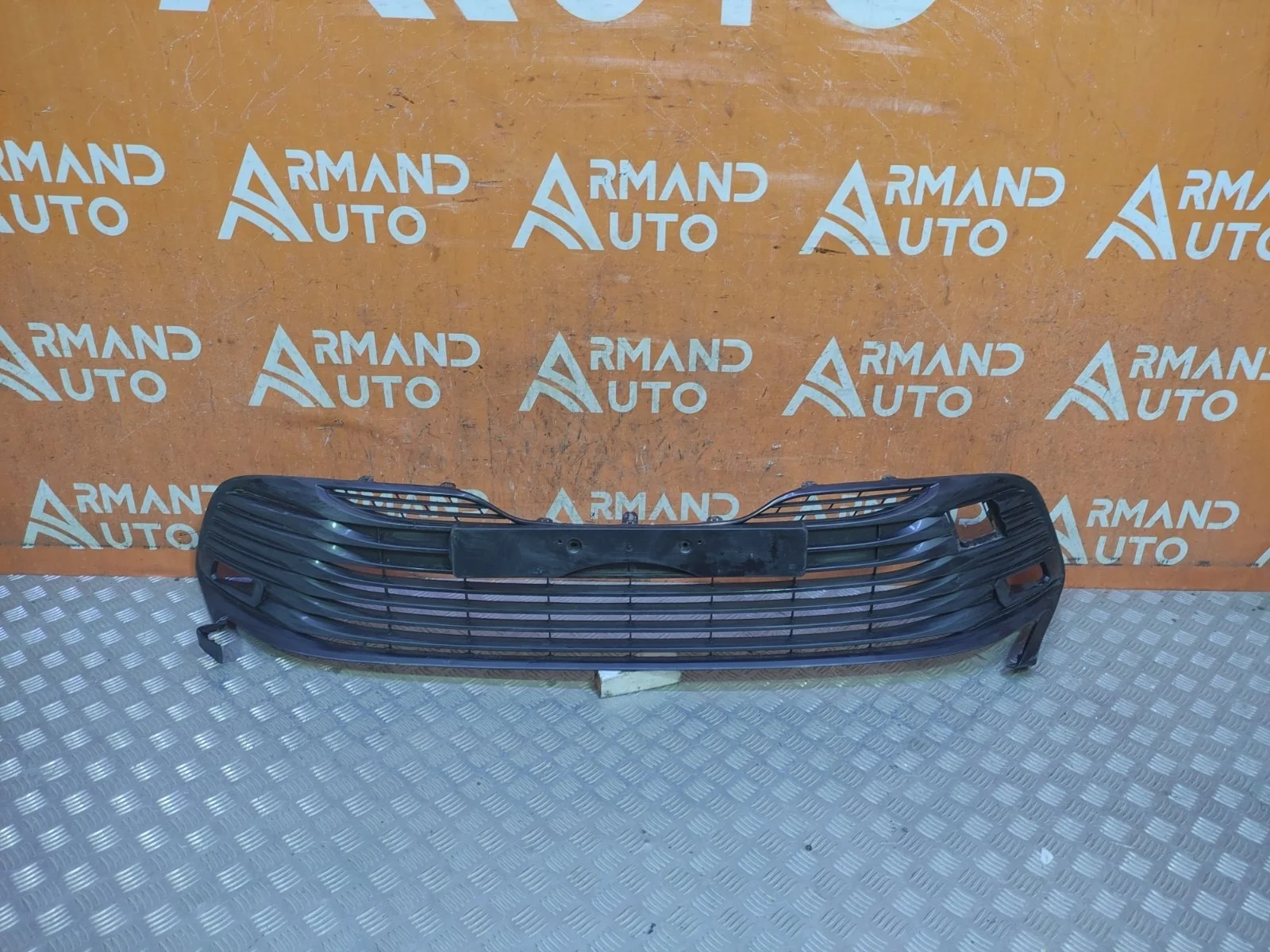 Решетка бампера Toyota Camry 2017-2021 8 XV70