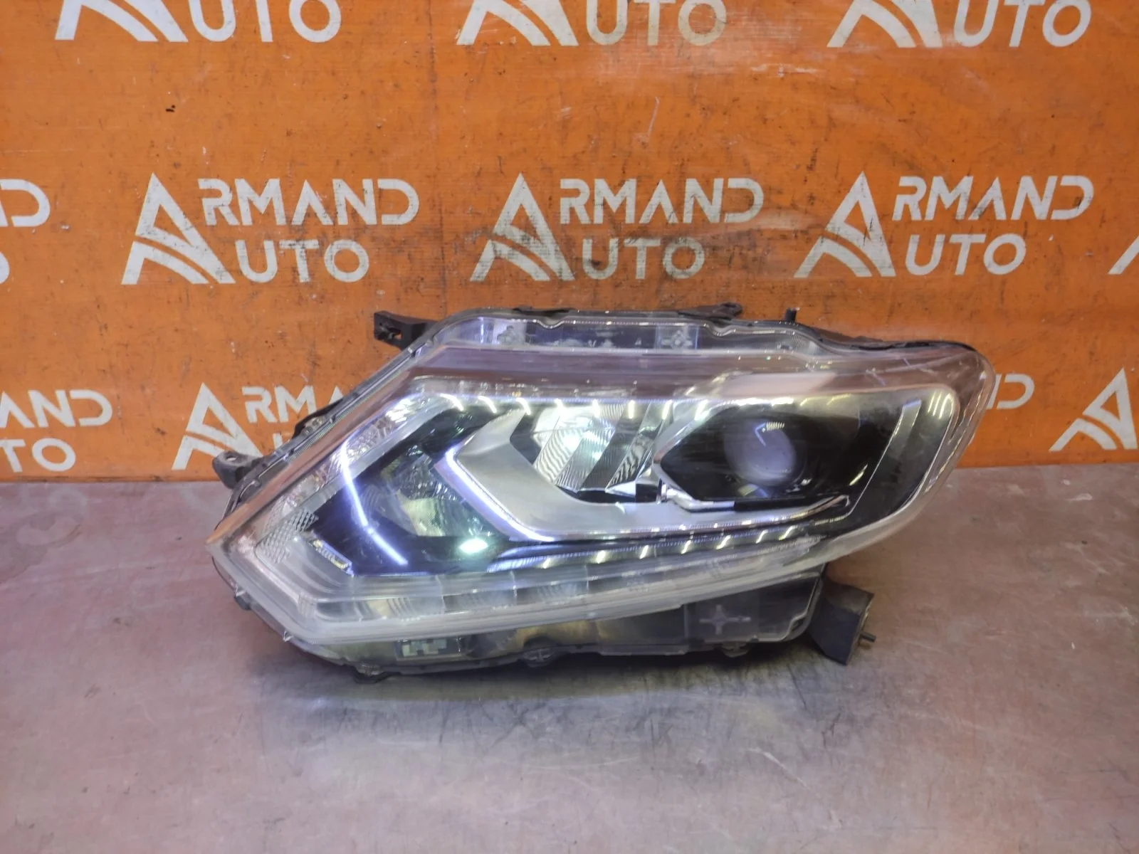 Фара Nissan X-Trail 2013-2019 T32