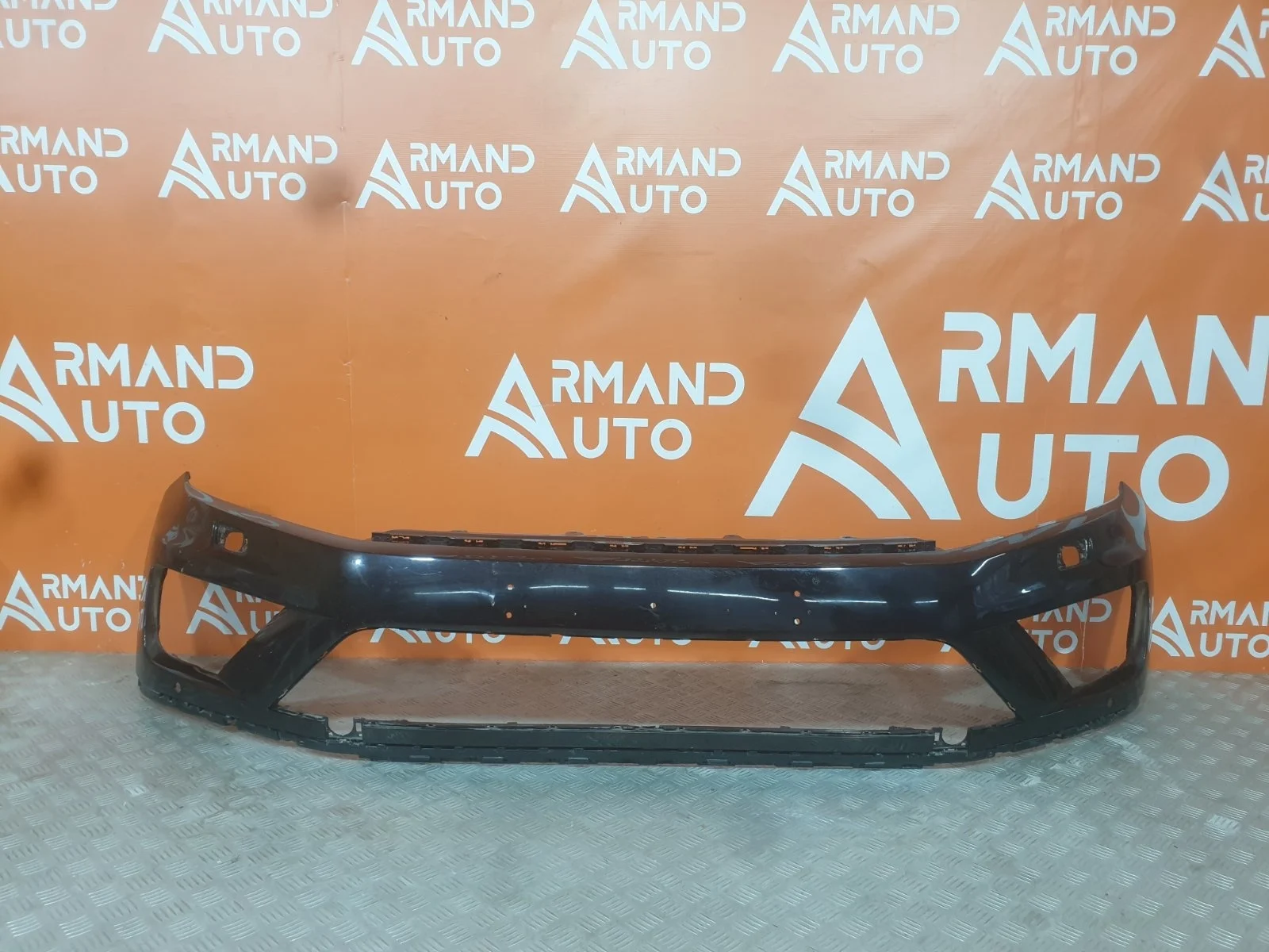 Бампер Volkswagen Touareg 2014-2018