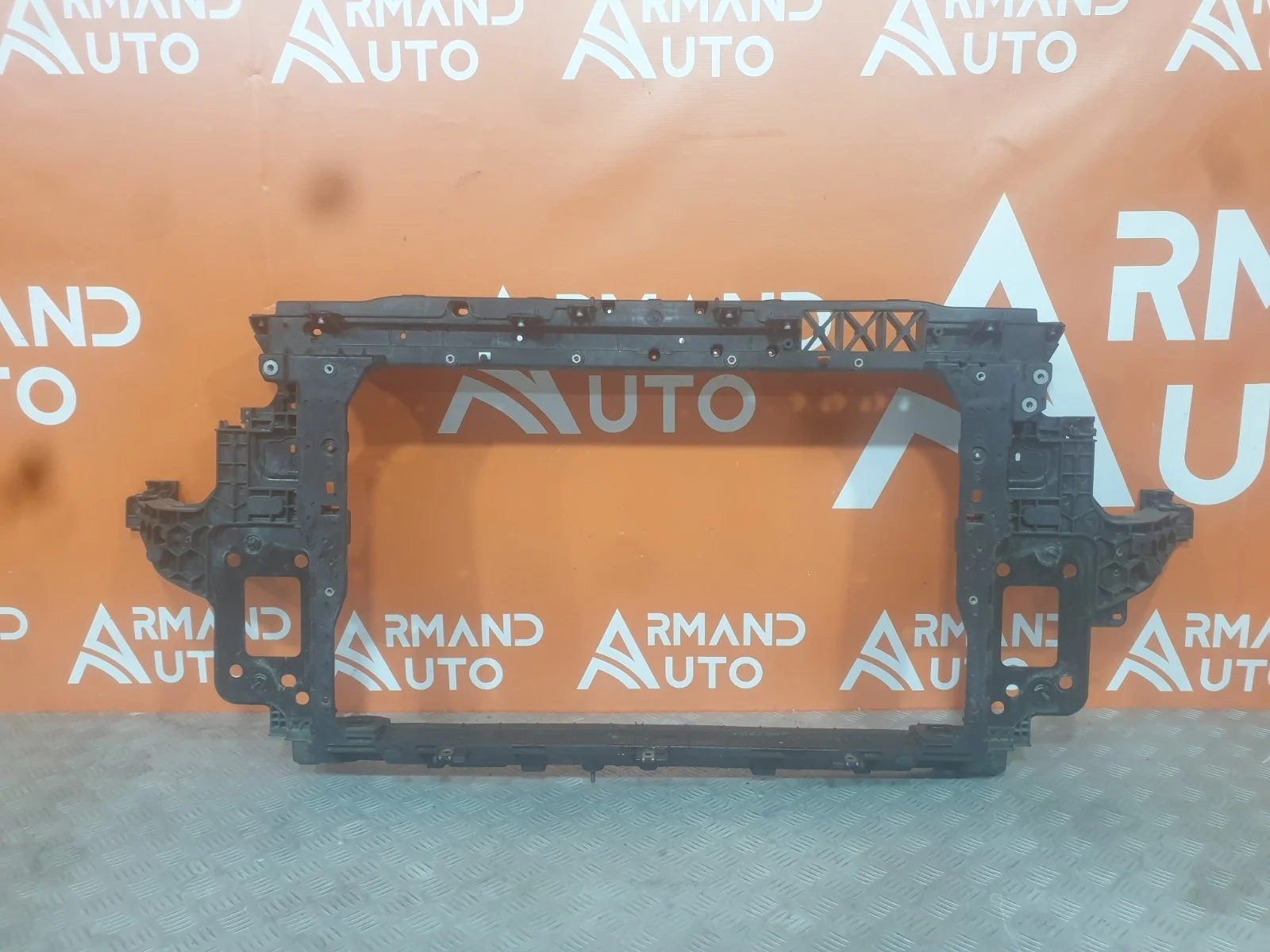 Панель передняя (суппорт радиатора) Kia Seltos 2019-нв