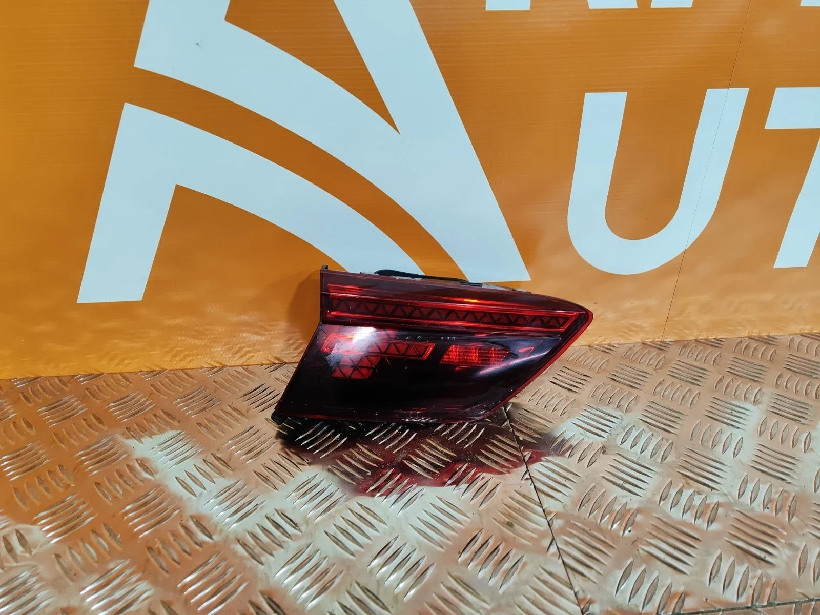 Фонарь внутренний Volkswagen Tiguan 2016-2020