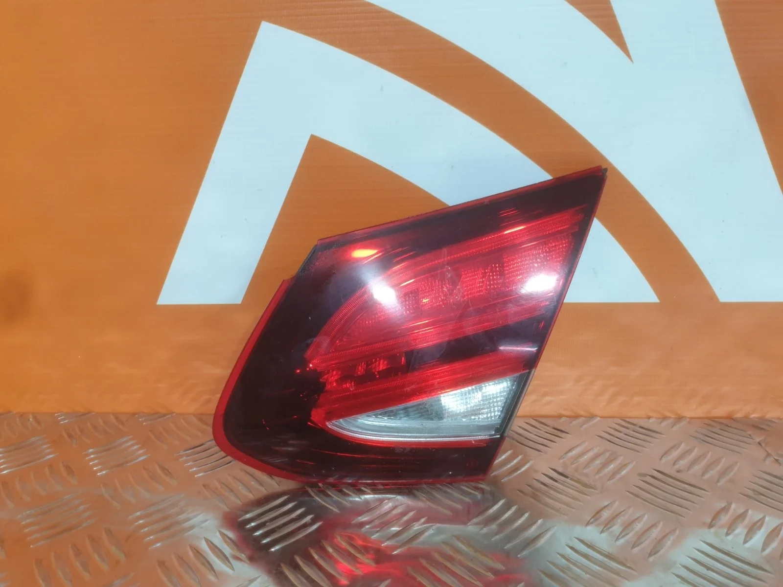 Фонарь внутренний Mercedes -Class 2014-2018 W205