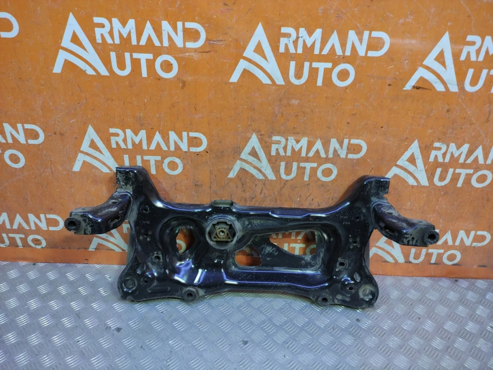 Подрамник Audi Q3 2018-нв F3