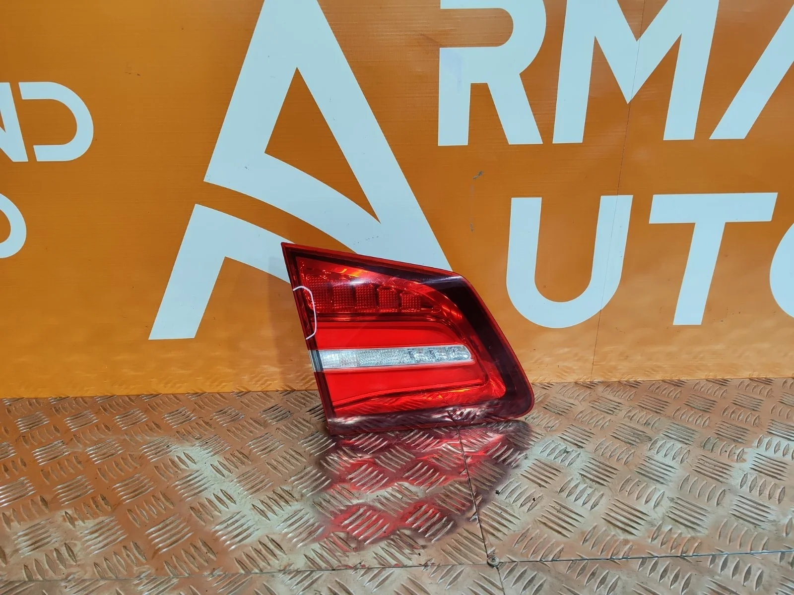 Фонарь внутренний Mercedes GL GLS-Class 2015-2019 X166