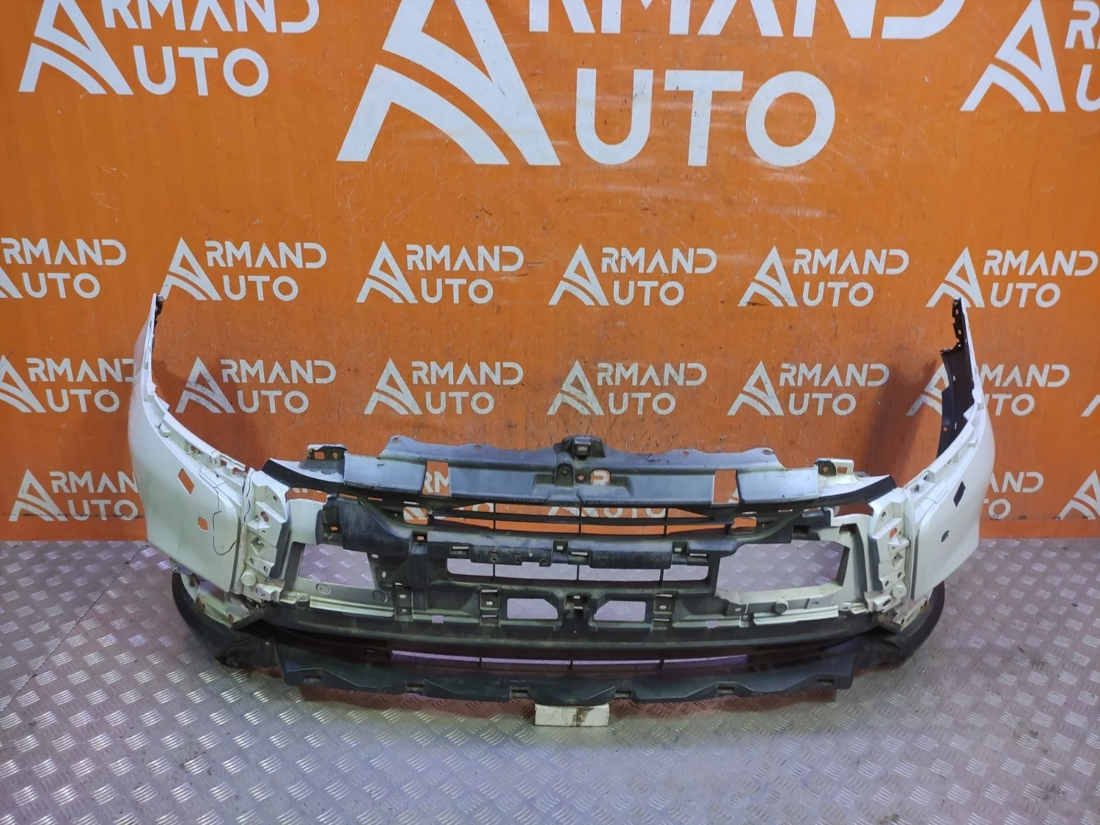 Бампер Mitsubishi Outlander 2018-нв 3