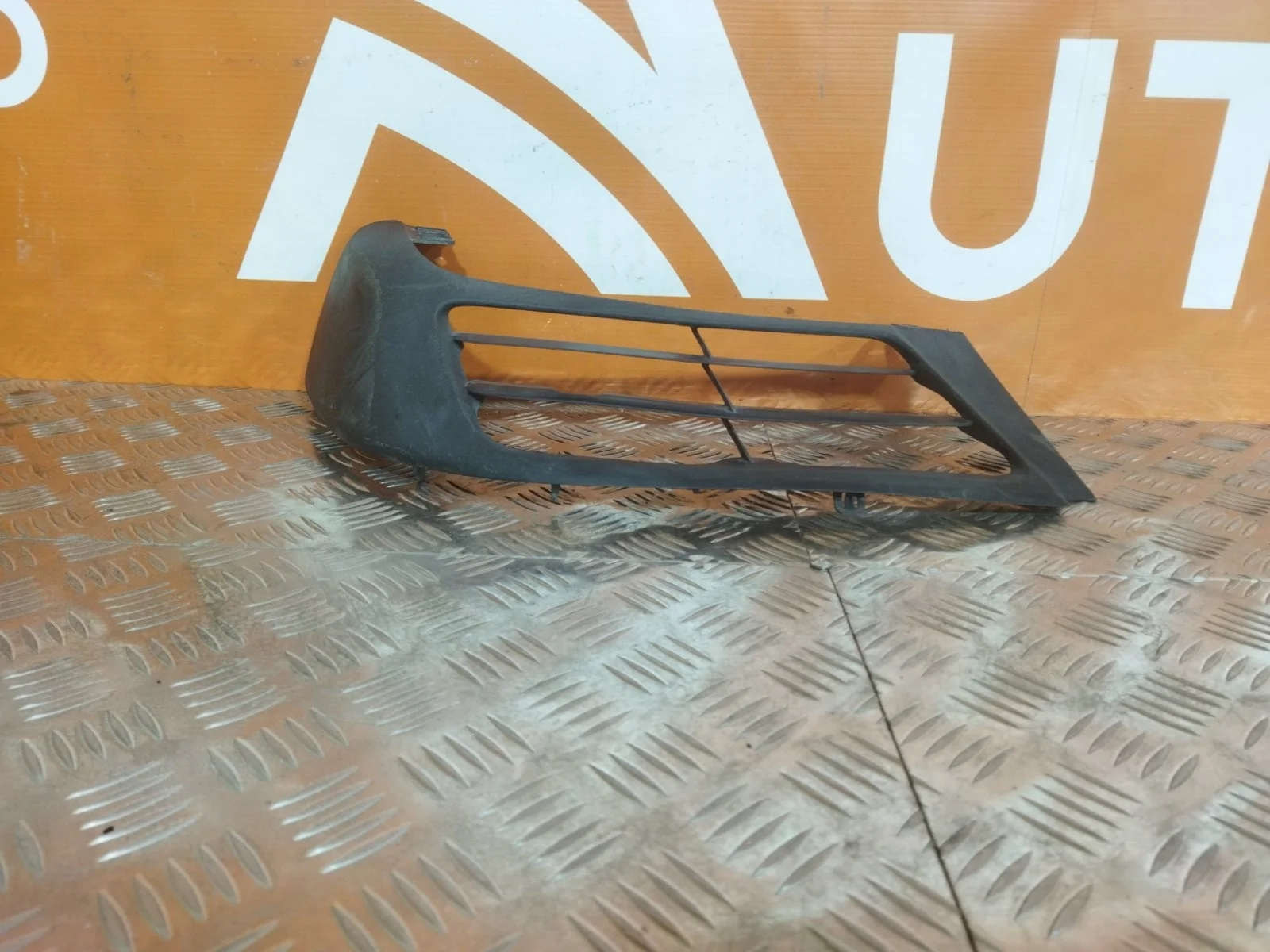 Накладка бампера Lexus RX 2012-2015 3 AL10