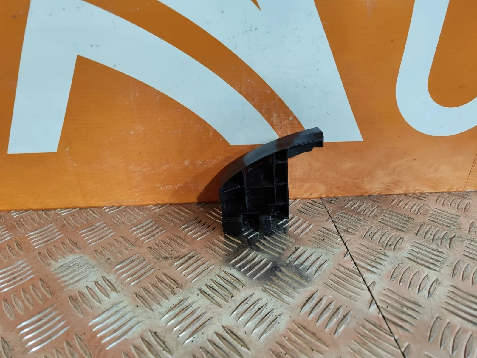 Кронштейн бампера Toyota Land Cruiser 2007-2021