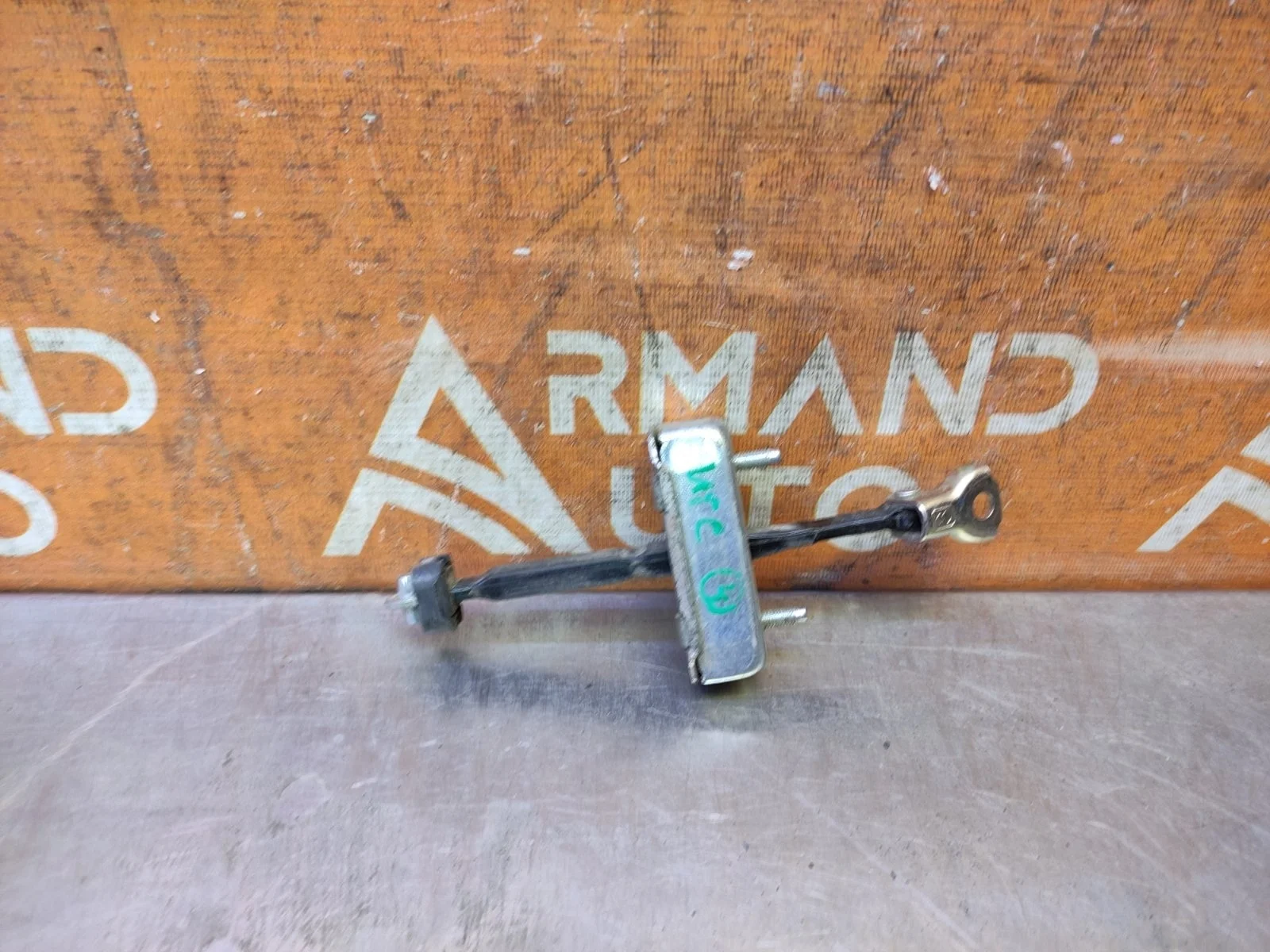 Ограничитель двери Toyota Camry 2017-нв 8 XV70