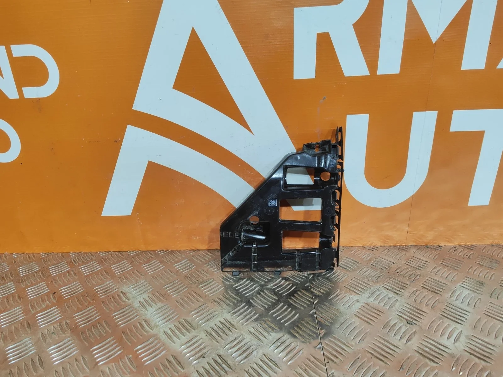 Кронштейн бампера Skoda Rapid 2020-нв