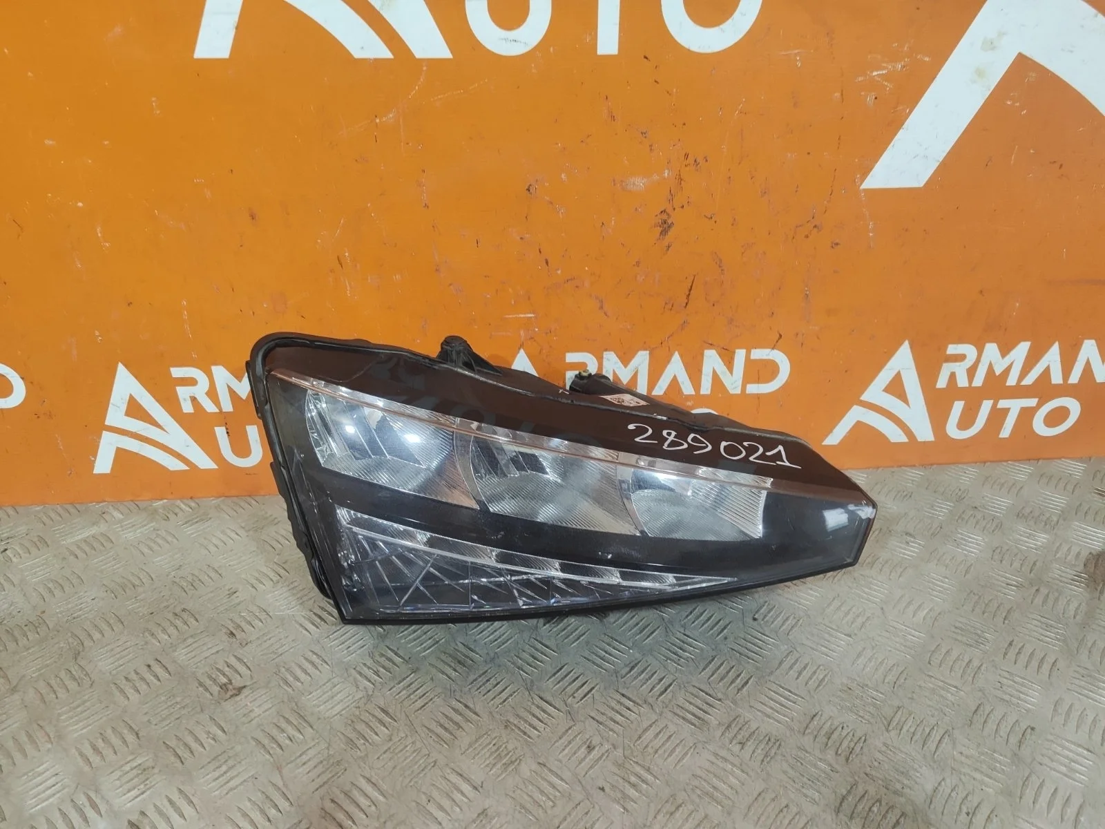 Фара Skoda Rapid 2020-нв