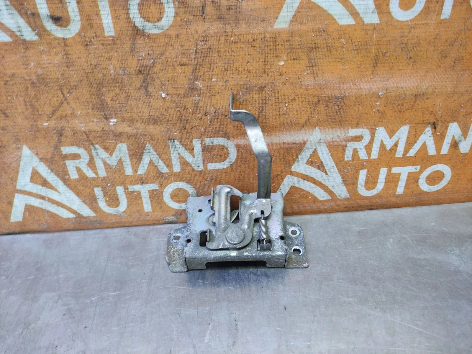 Замок капота Mitsubishi Outlander 2012-нв 3