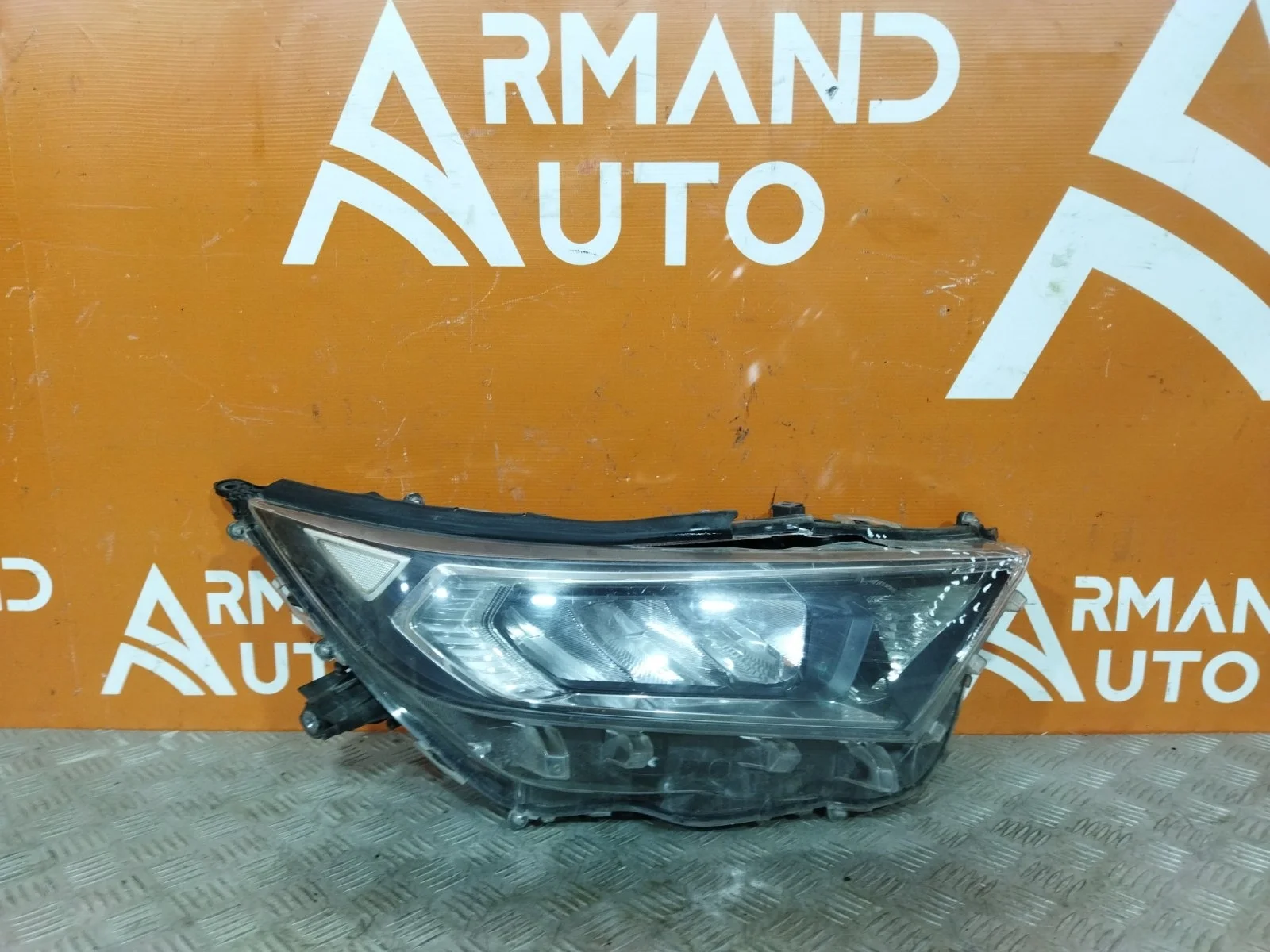 Фара Toyota RAV4 2018-нв 5 XA50