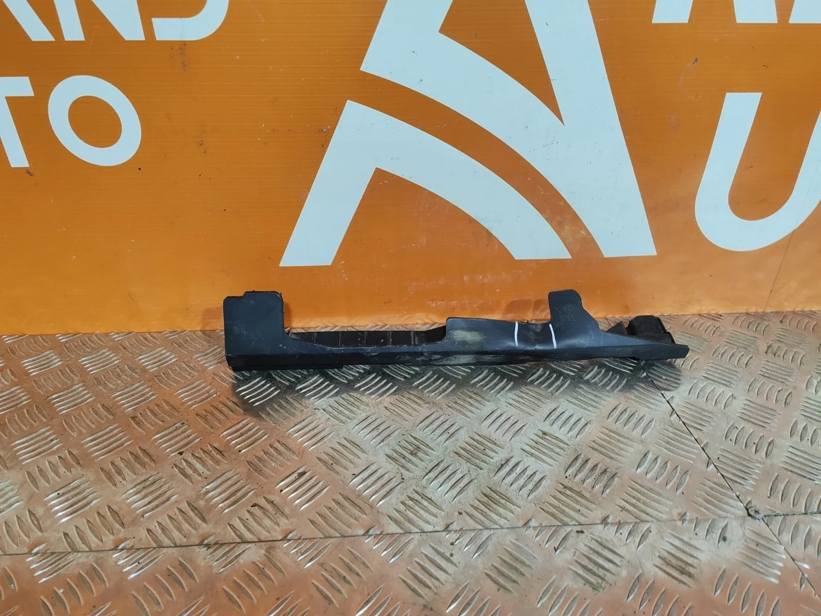 Дефлектор радиатора Kia Sorento 2012-2019 XM