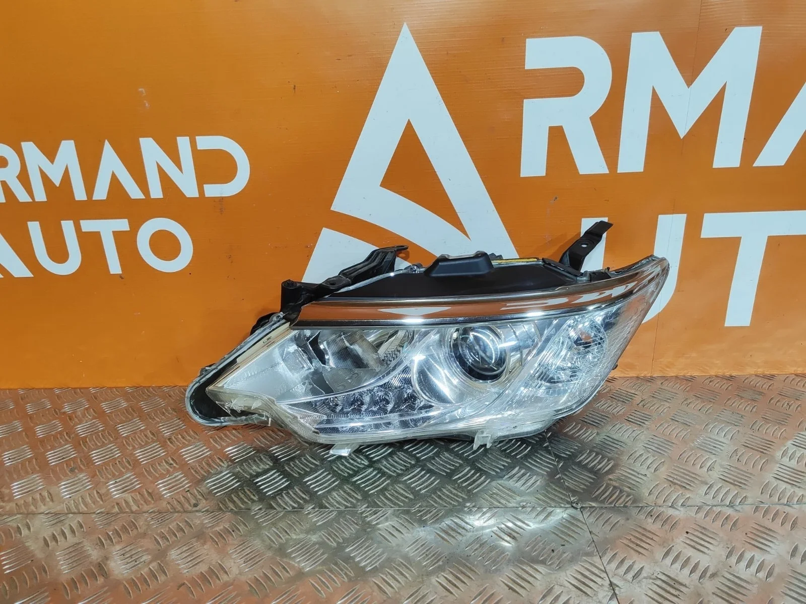 Фара Toyota Camry 2014-2017 XV50