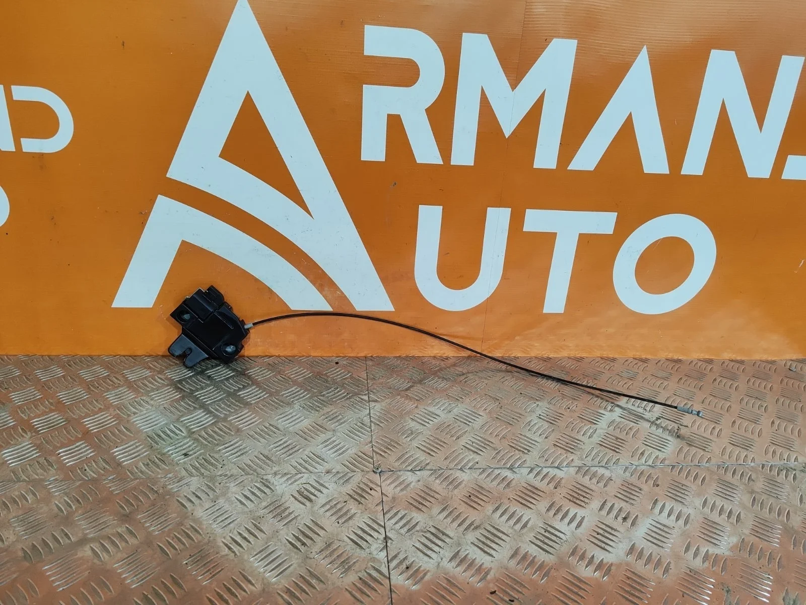 Замок крышки багажника Toyota Camry 2017-нв 8 XV70