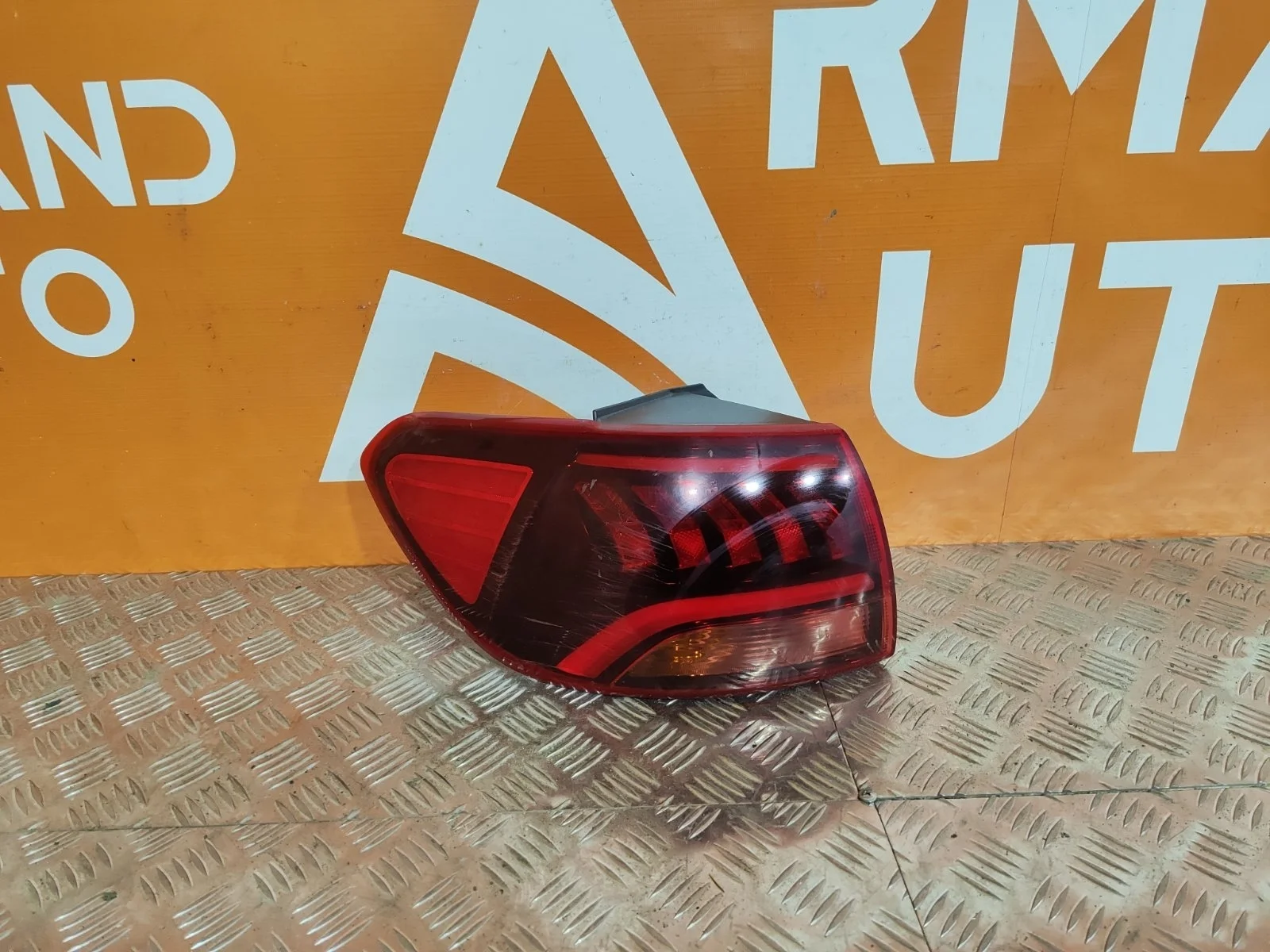 Фонарь внешний Kia Sorento 2017-2020 3 Prime UM