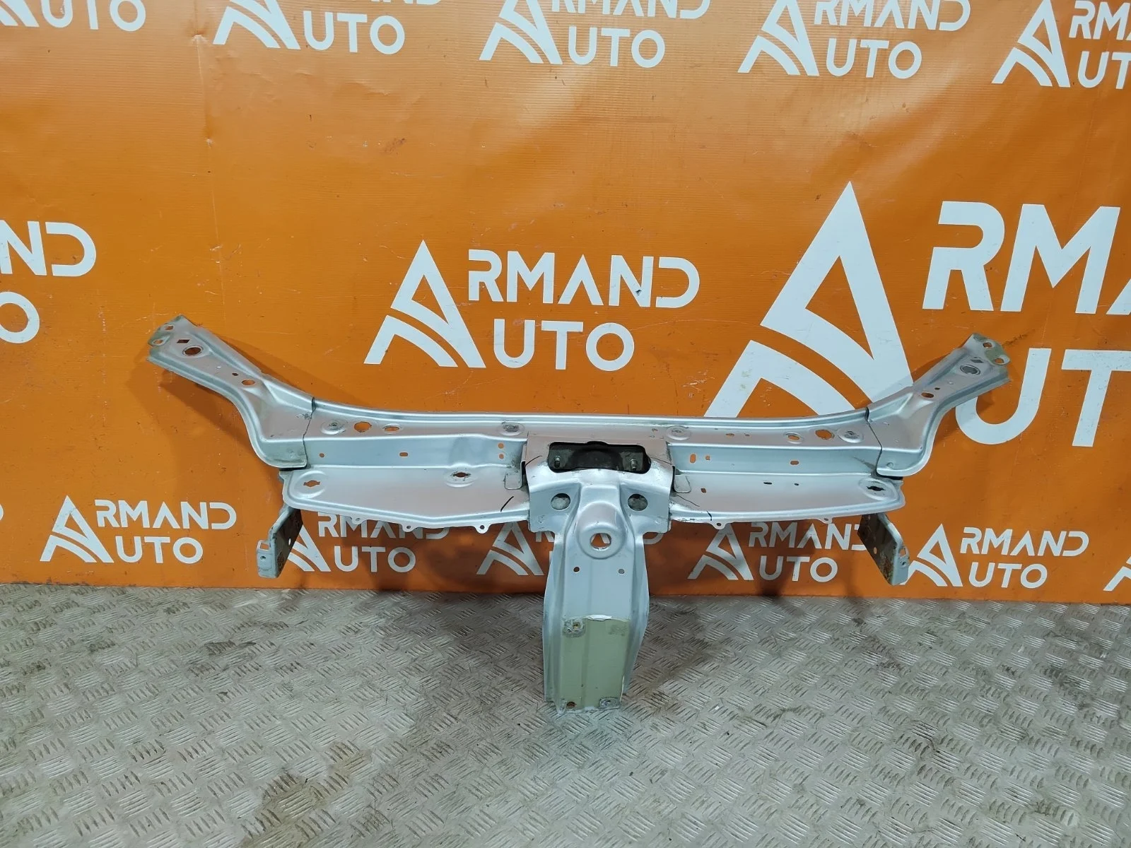 Панель передняя (суппорт радиатора) Renault Logan 2012-2022
