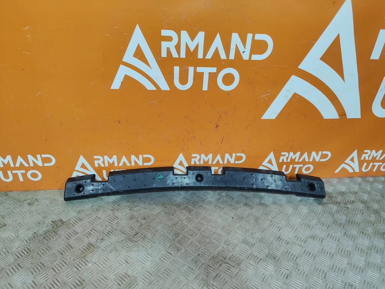 Кронштейн бампера центральный Land Rover Freelander 2006-2014