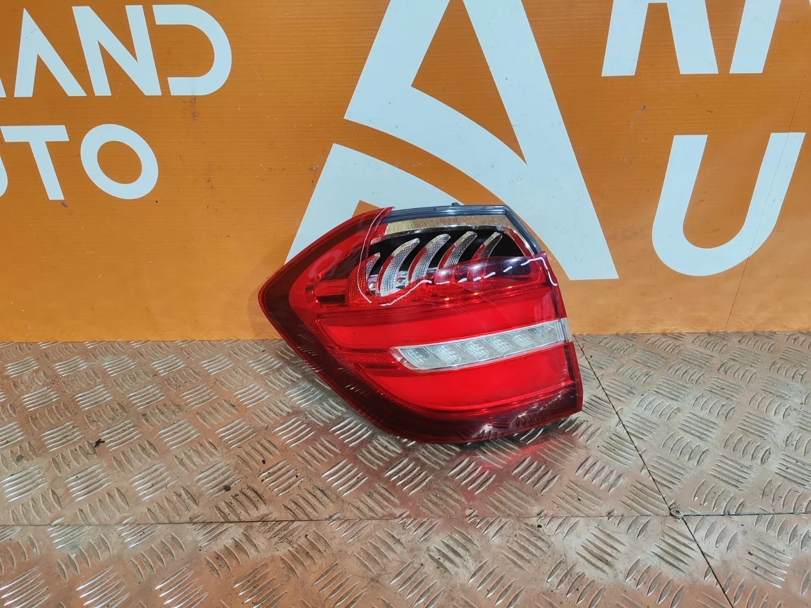 Фонарь внешний Mercedes GL GLS-Class 2015-2019 X166