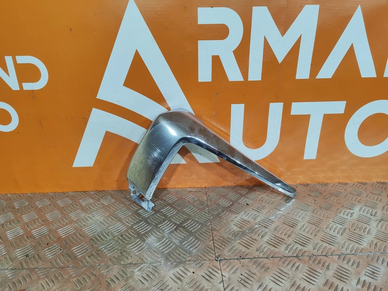 Накладка бампера Mitsubishi Outlander 2015-нв 3