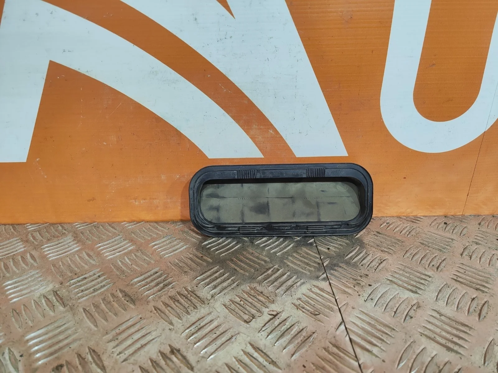 Панель вентиляционного клапана Toyota RAV4 2012-2019 CA40