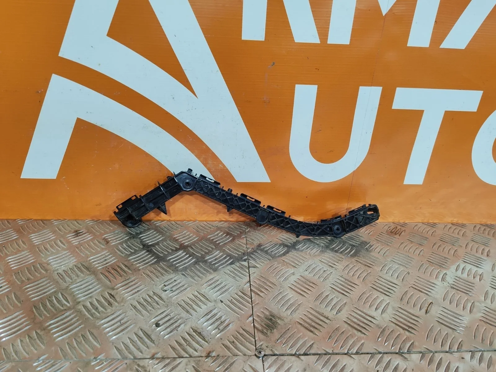 Кронштейн бампера Toyota Land Cruiser Prado 2009-нв 150