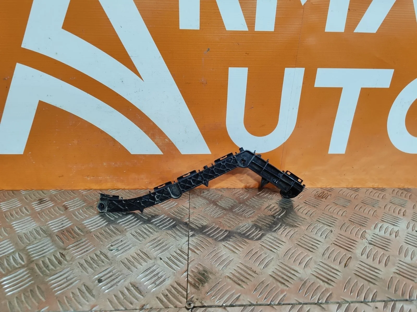 Кронштейн бампера Toyota Land Cruiser Prado 2009-нв 150