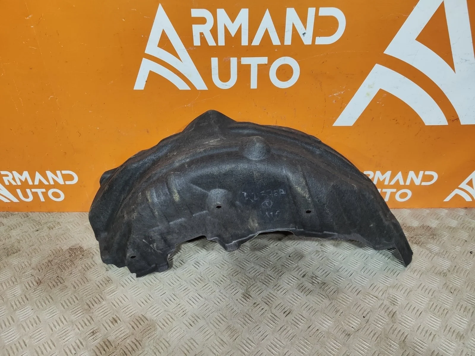 Подкрылок Mitsubishi Outlander 2014-нв 3