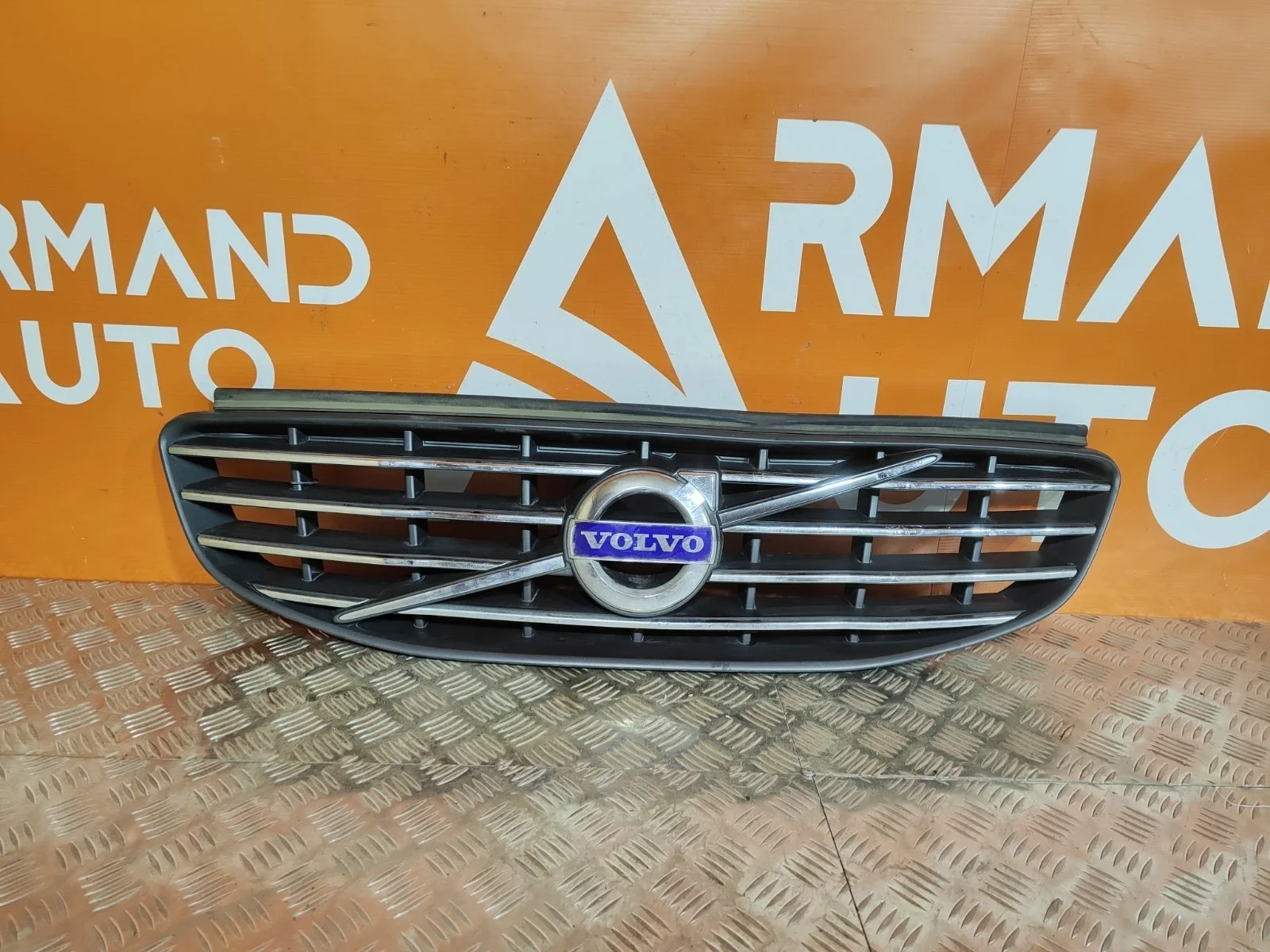 Решетка радиатора Volvo XC60 2013-2017