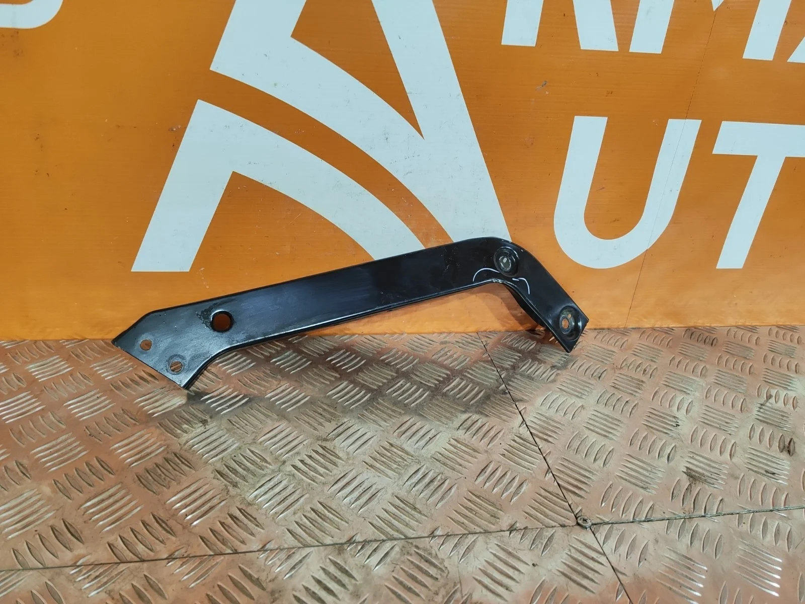 Кронштейн фары Volkswagen Tiguan 2016-нв