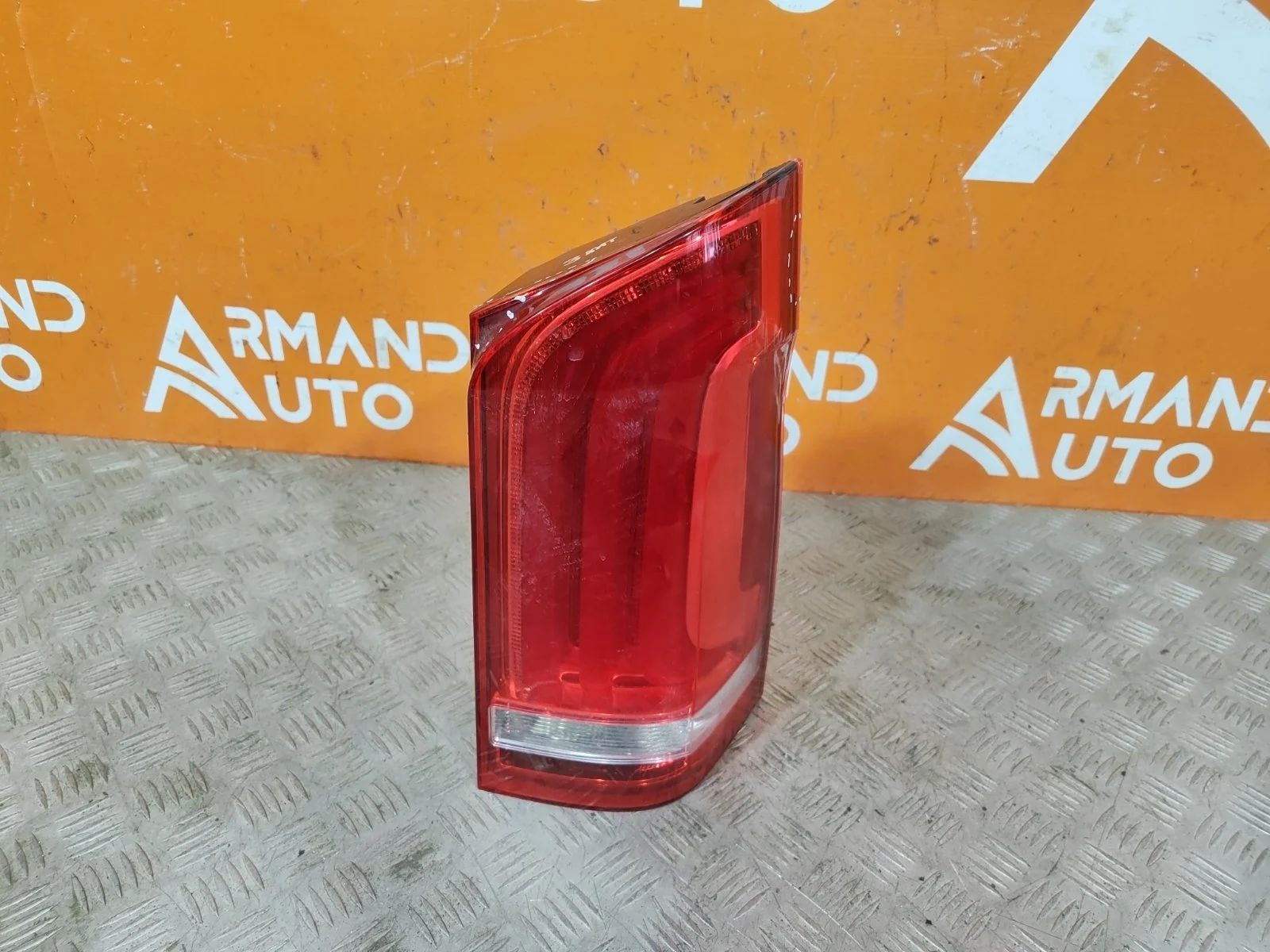 Фонарь Mercedes V-Class 2014-нв W447