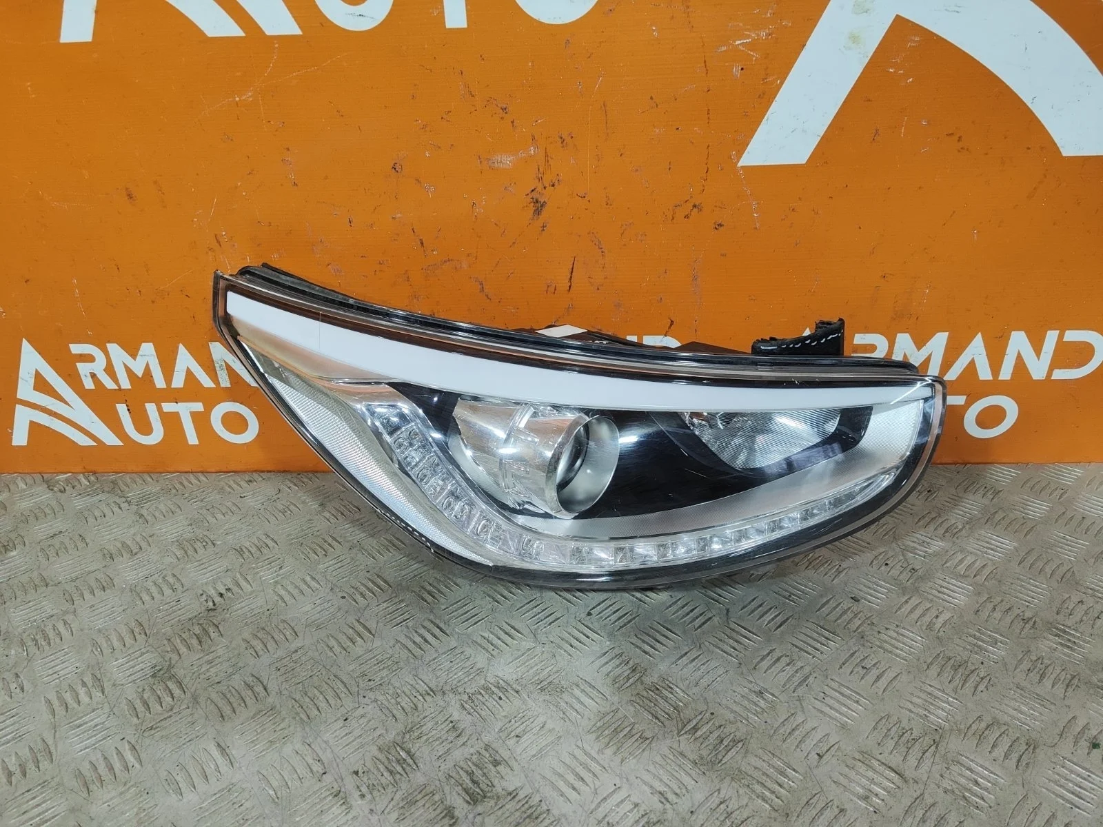 Фара Hyundai Solaris 2010-2014