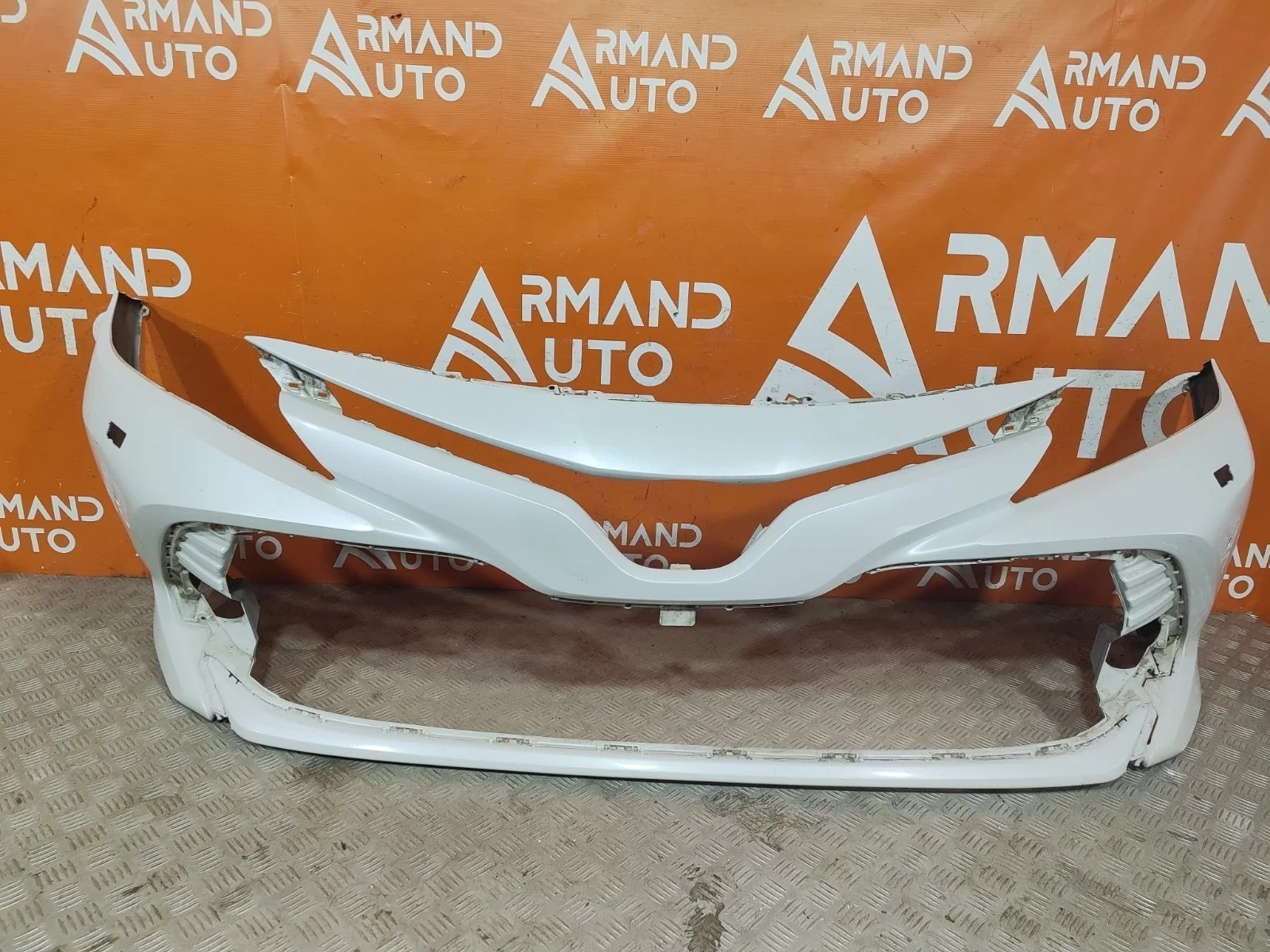 Бампер Toyota Camry 2017-2021 8 XV70