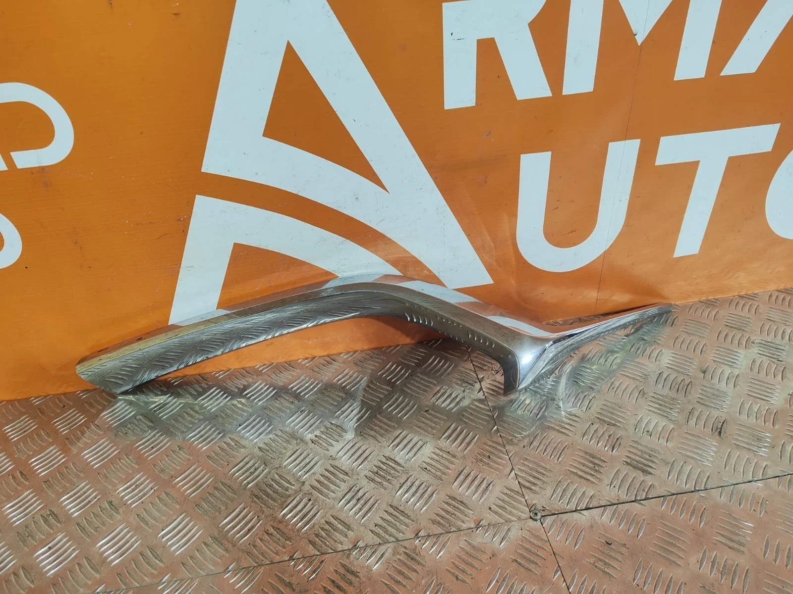 Накладка решетки радиатора Mazda CX-5 2017-нв