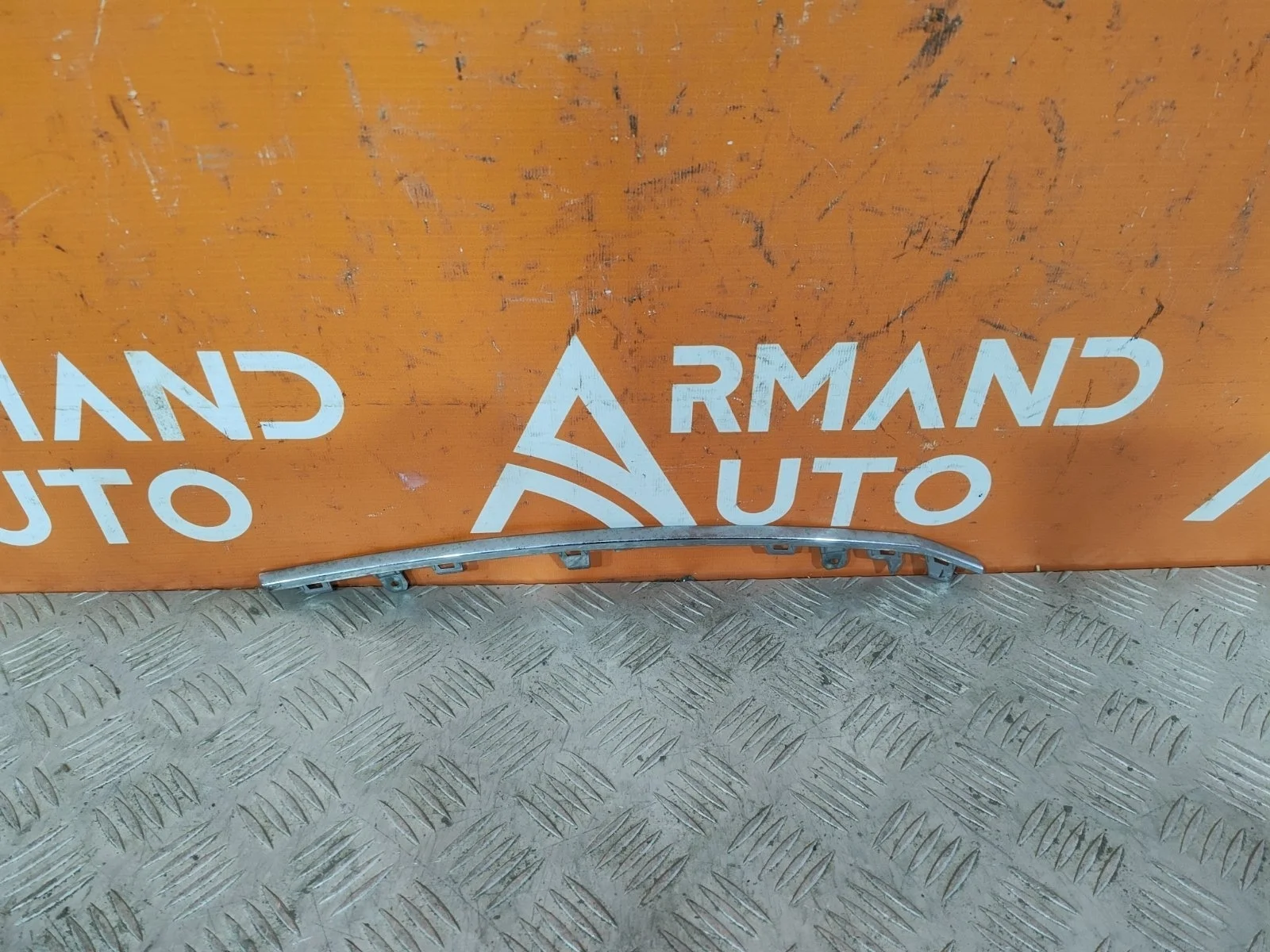 Накладка решетки радиатора Volkswagen Tiguan 2011-2018