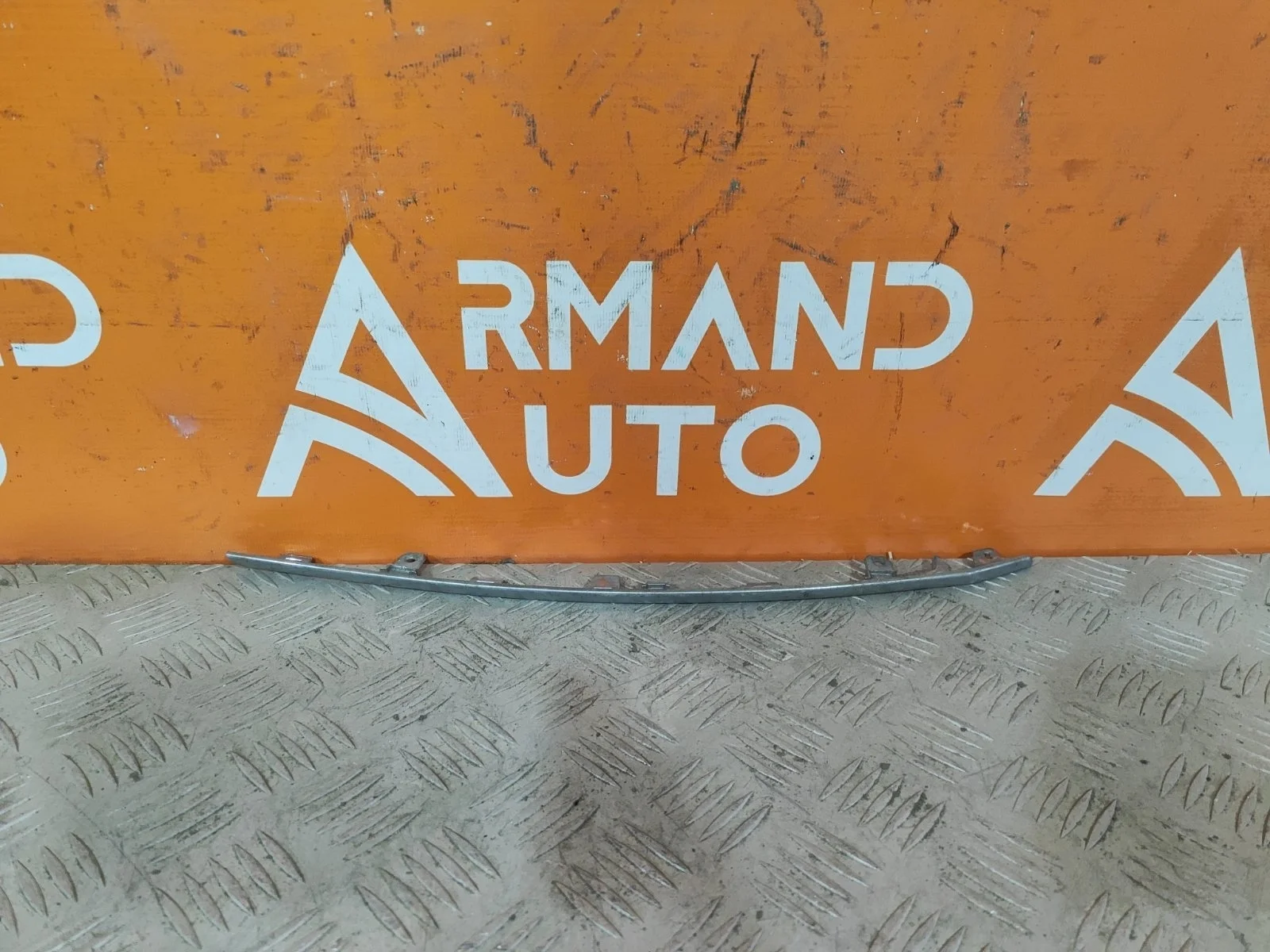 Накладка решетки радиатора Volkswagen Tiguan 2011-2018