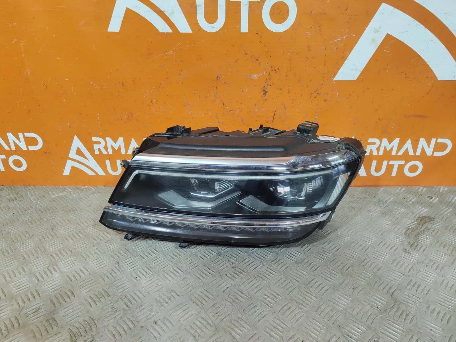 Фара Volkswagen Tiguan 2016-2020