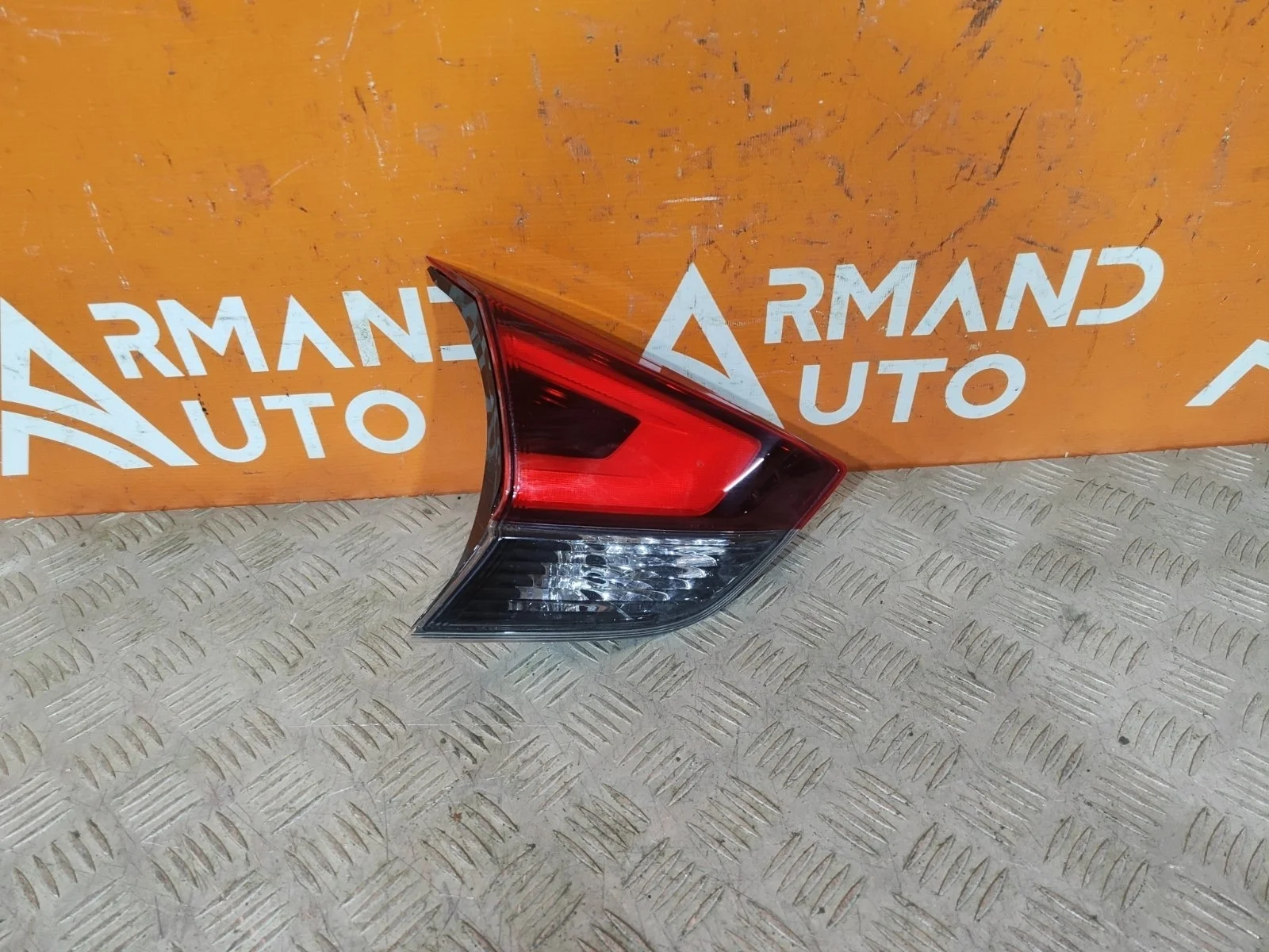 Фонарь внутренний Nissan X-Trail 2017-2022 3 T32