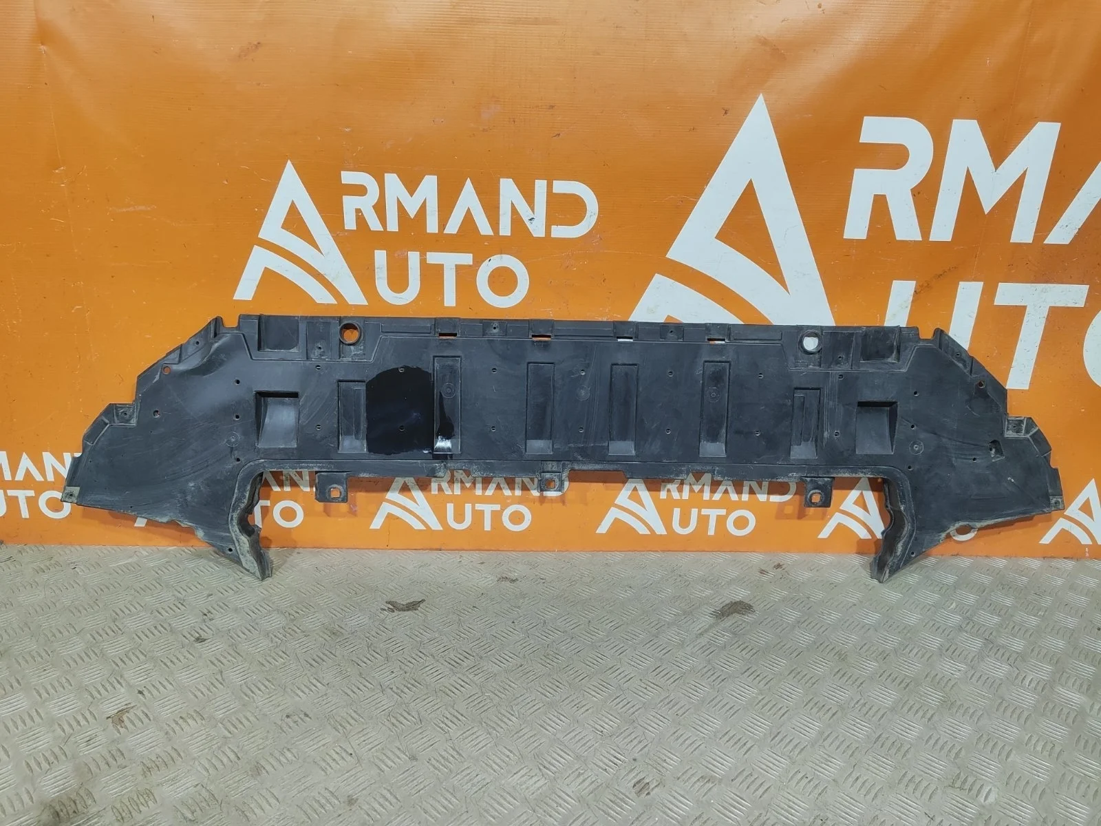 Пыльник бампера Volvo XC90 2014-нв