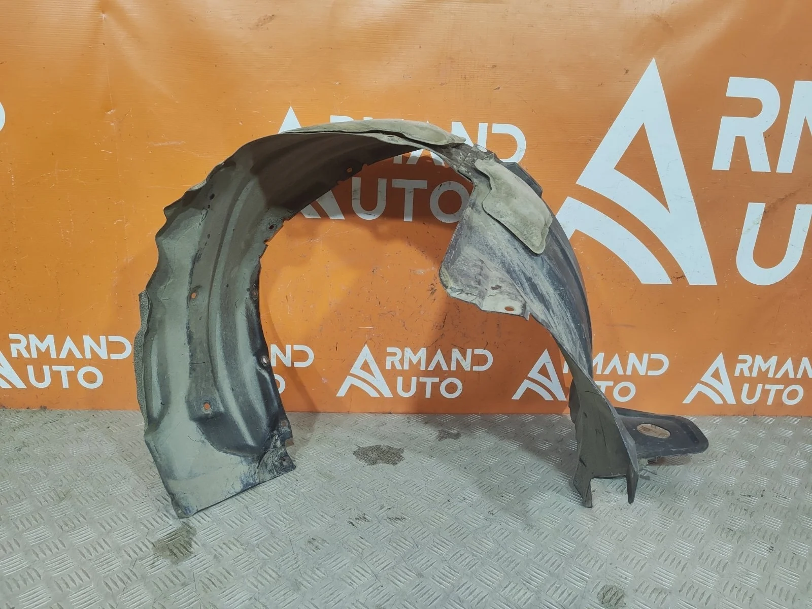 Подкрылок Lexus LX 2015-2023 URJ200