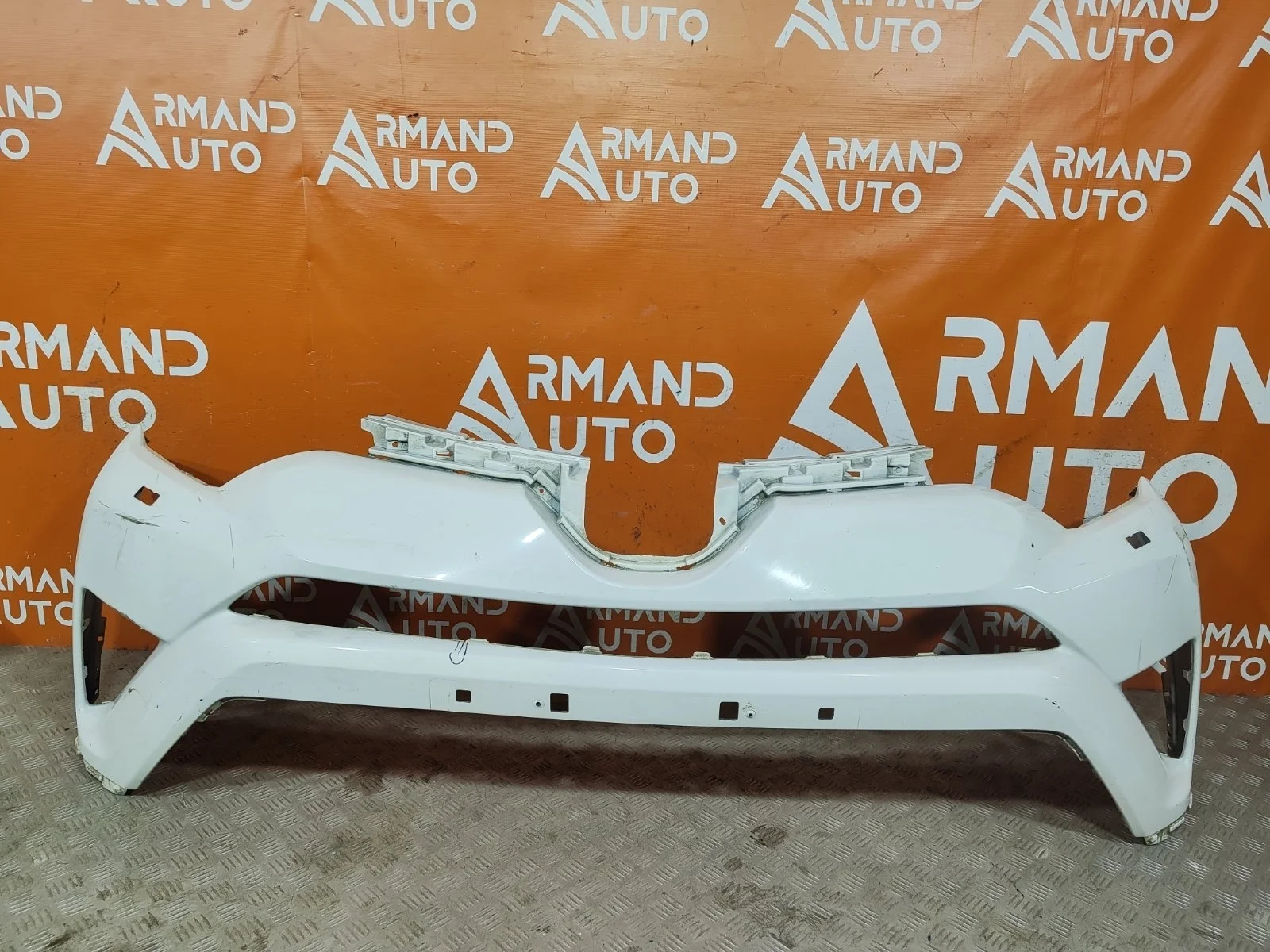 Бампер Toyota RAV4 2015-2019 CA40