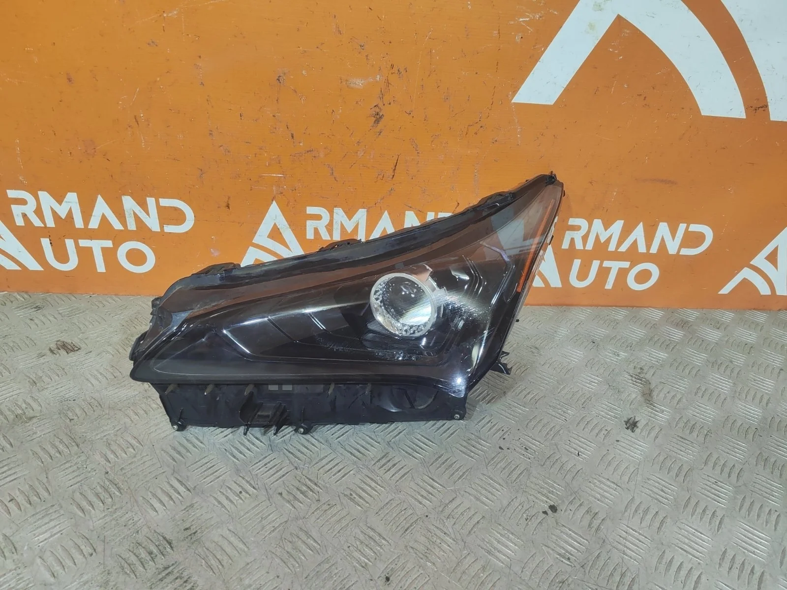 Фара Lexus NX 2017-2021