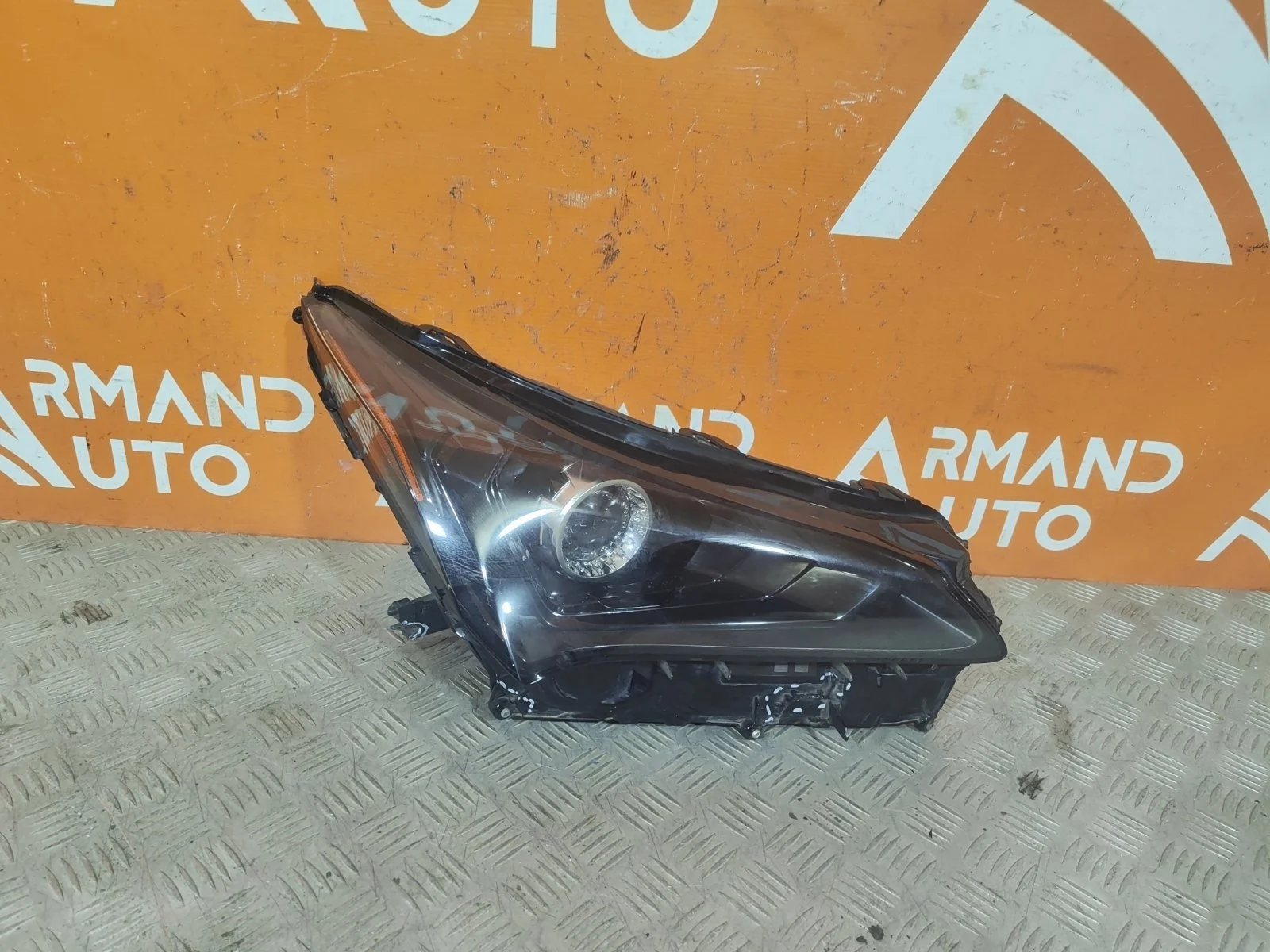 Фара Lexus NX 2017-2021