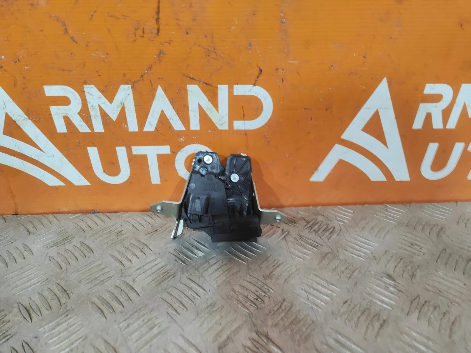 Замок двери багажника Mercedes CLA-Class 2019-нв C118