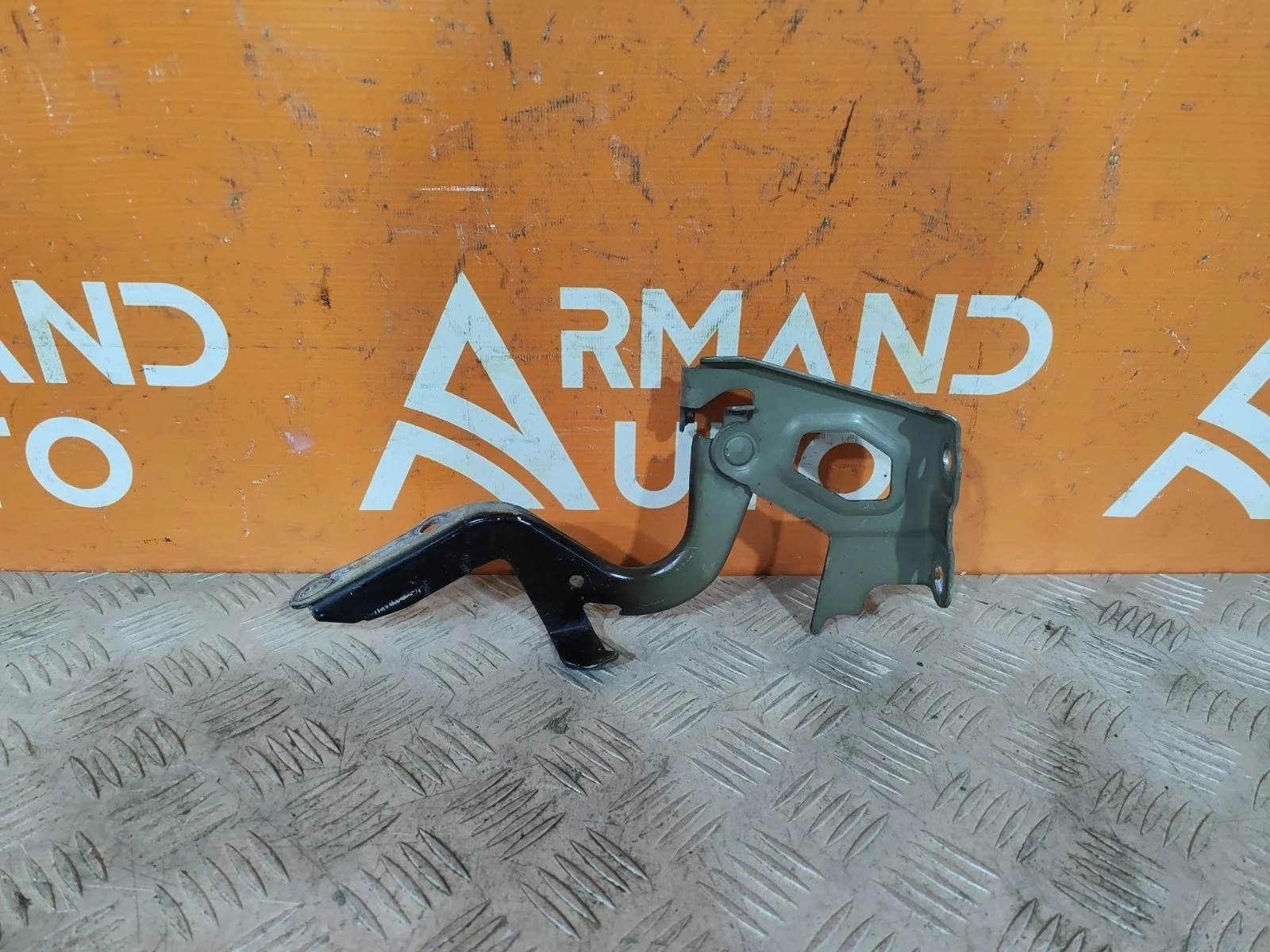 Петля капота Toyota RAV4 2012-2019 CA40