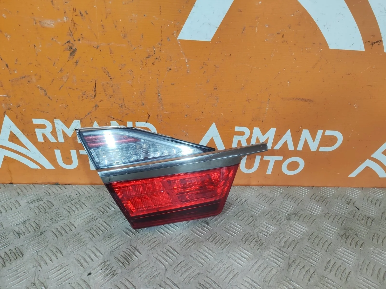 Фонарь внутренний Toyota Camry 2014-2018 7 XV50