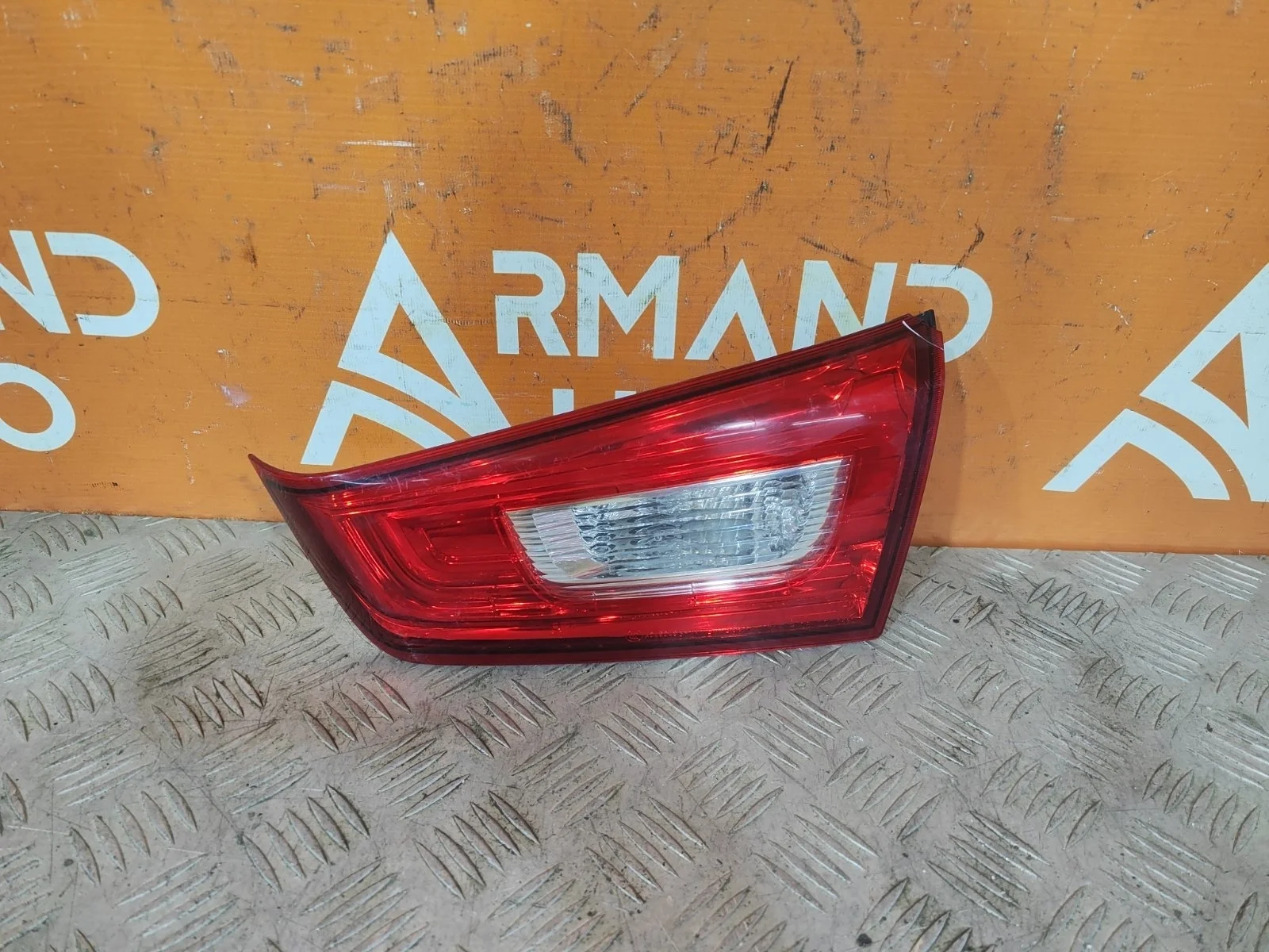 Фонарь внутренний Mitsubishi ASX 2010-2020 GA0